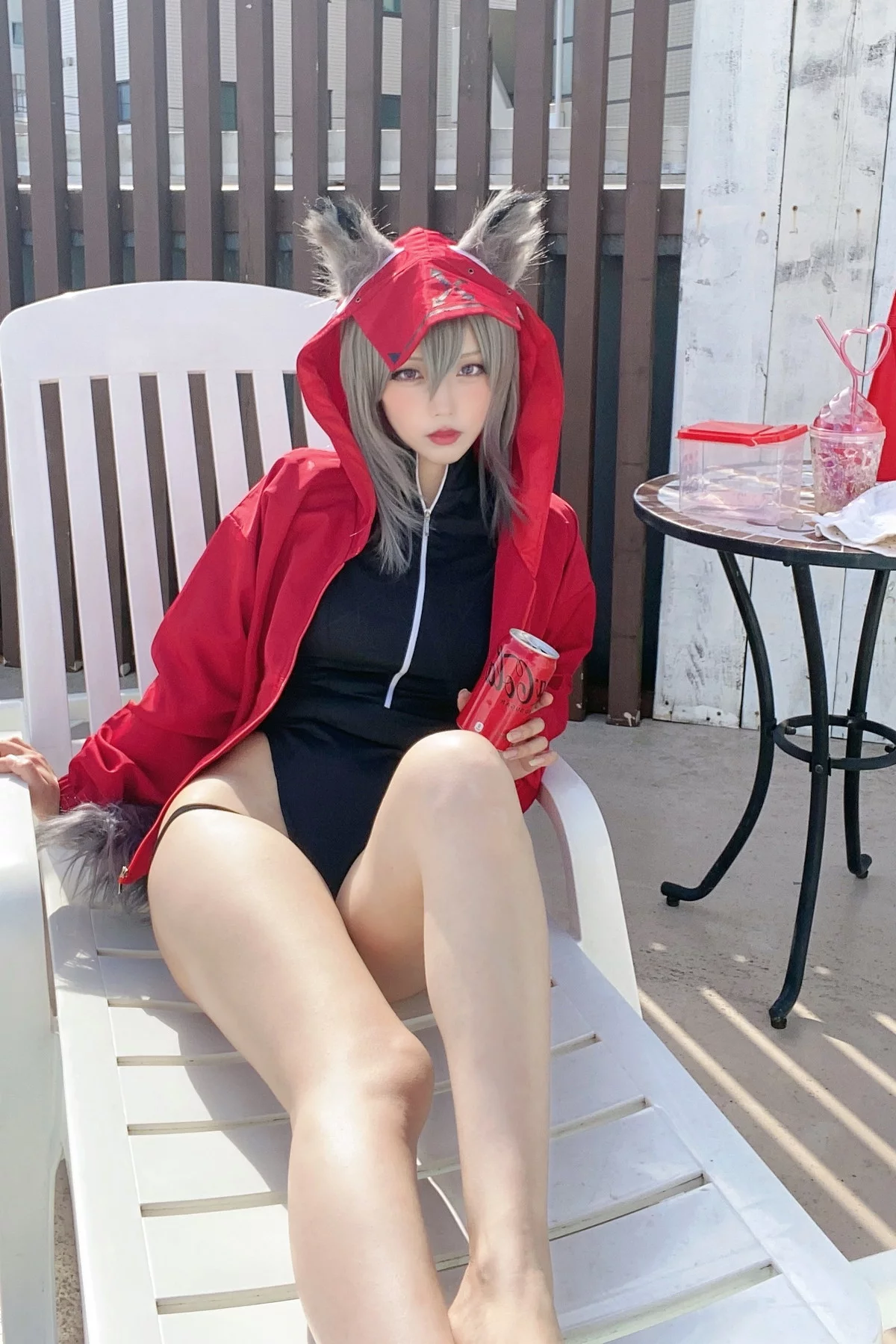 Coser美女切切celia明日方舟主题泳池边性感黑色连体泳衣秀完美身材诱惑写真28P