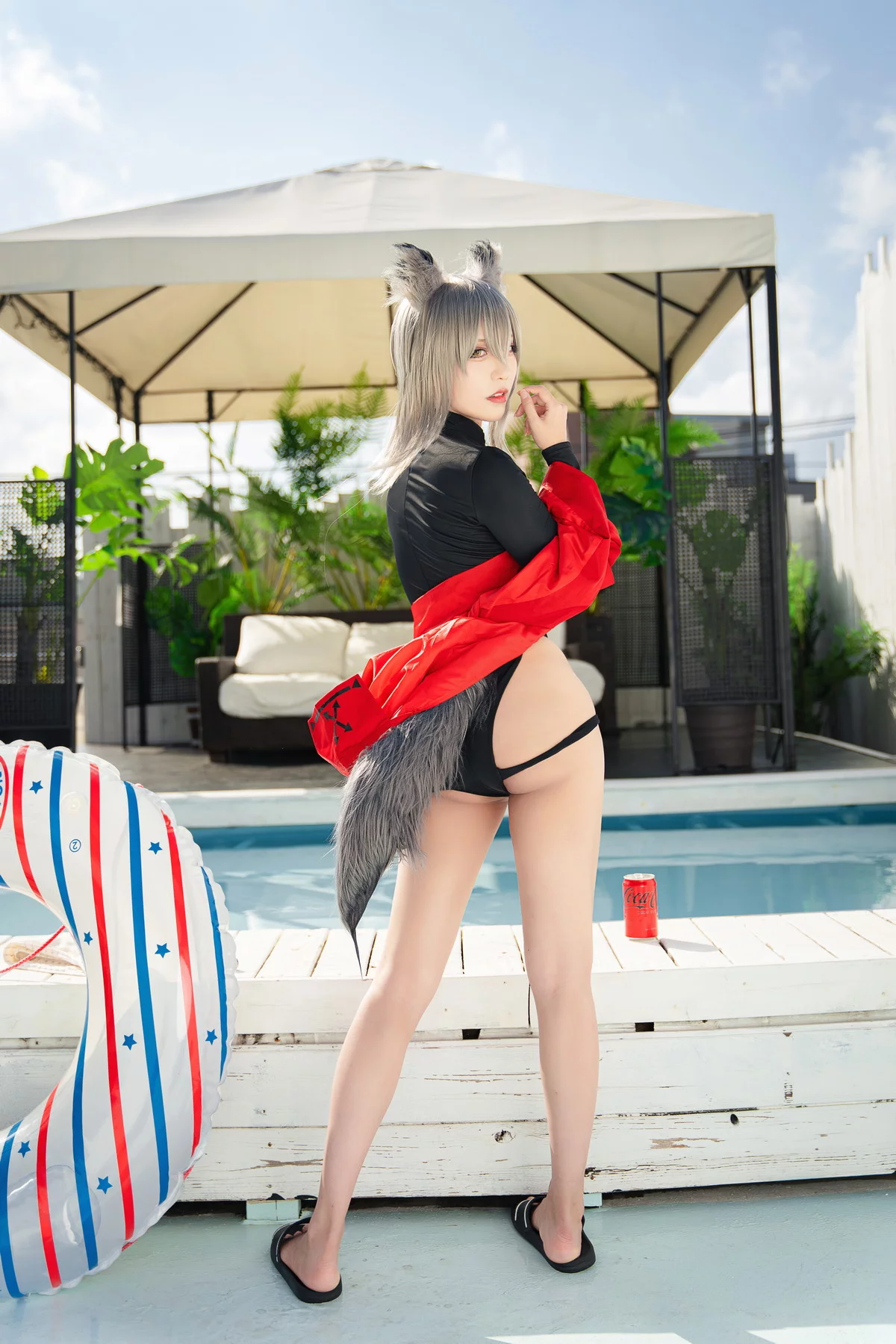 Coser美女切切celia明日方舟主题泳池边性感黑色连体泳衣秀完美身材诱惑写真28P