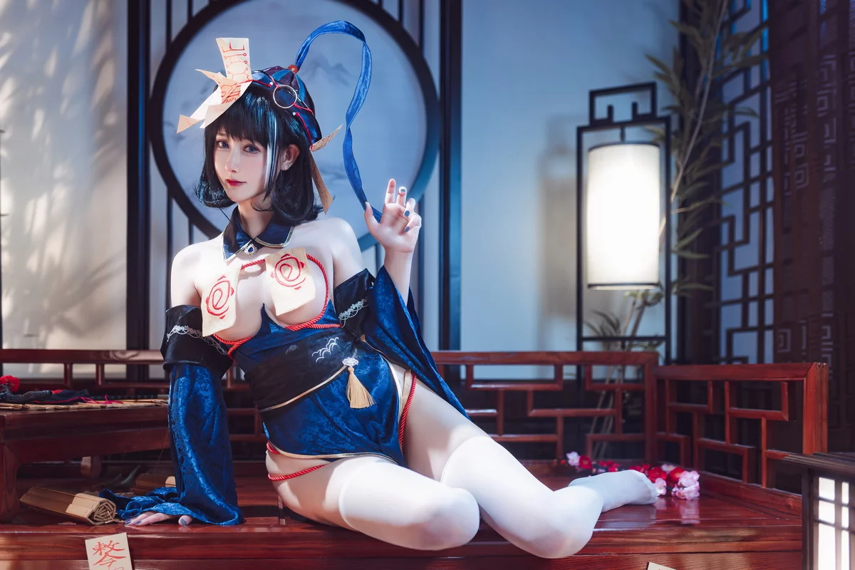 网络美女羽生三未华甲欢庆僵尸主题性感开胸情趣礼裙服饰配白丝袜完美诱惑写真30P