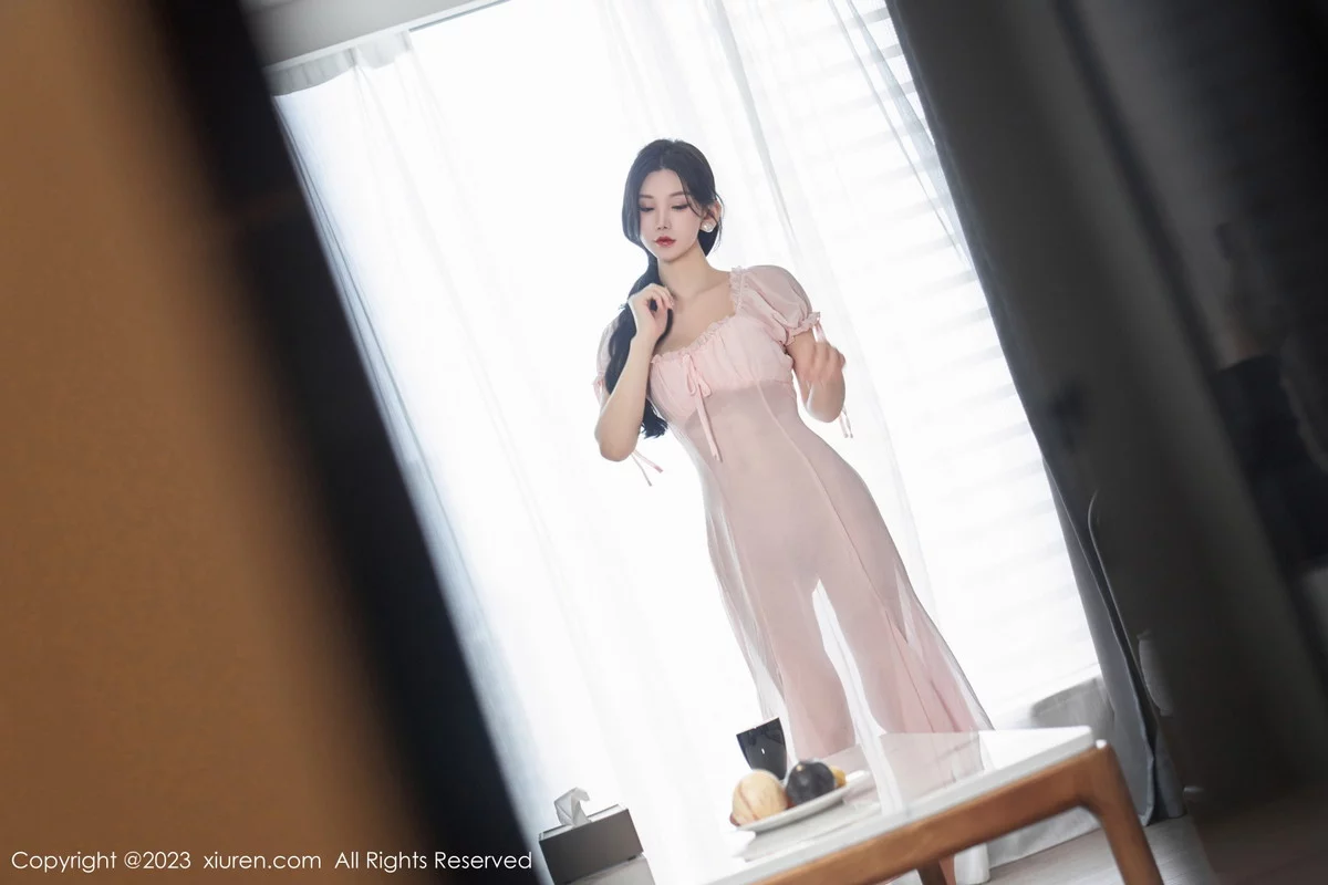 XiuRen第7615期_女神周于希Sally私房性感粉色薄纱长裙透视秀惹火身材诱惑写真120P