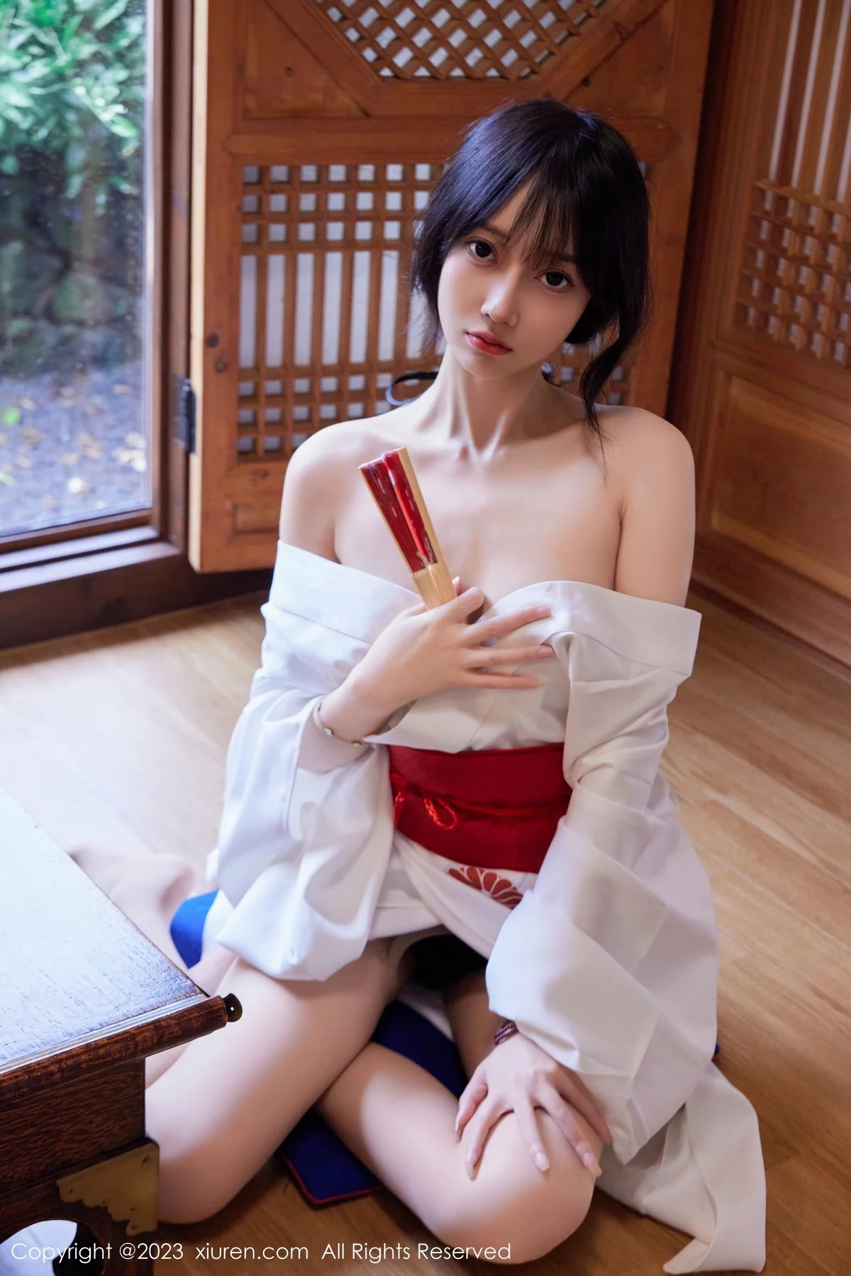 XiuRen第7610期_模特玥儿玥er性感白色日式和服配开档肉丝秀完美身材诱惑写真60P
