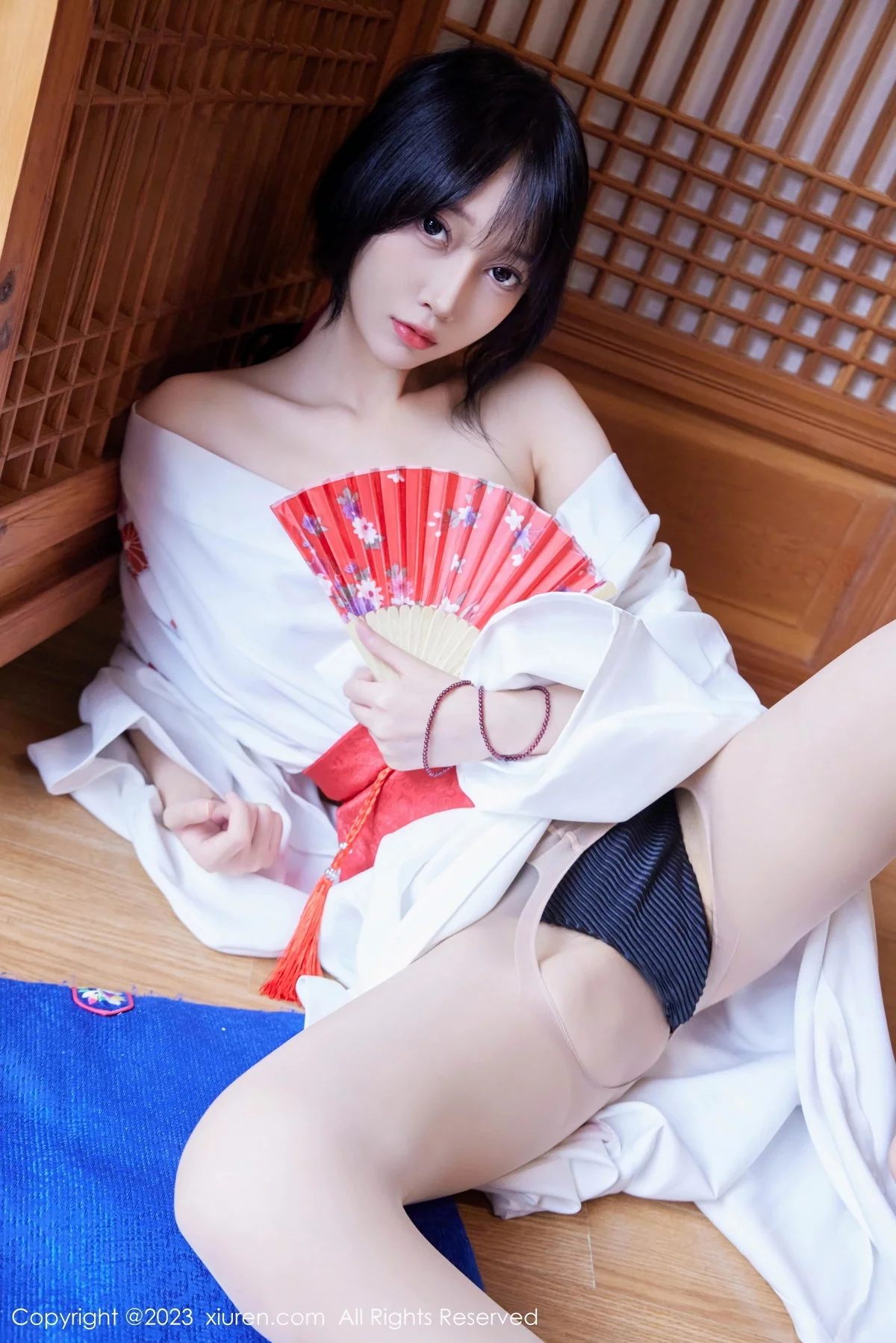 XiuRen第7610期_模特玥儿玥er性感白色日式和服配开档肉丝秀完美身材诱惑写真60P