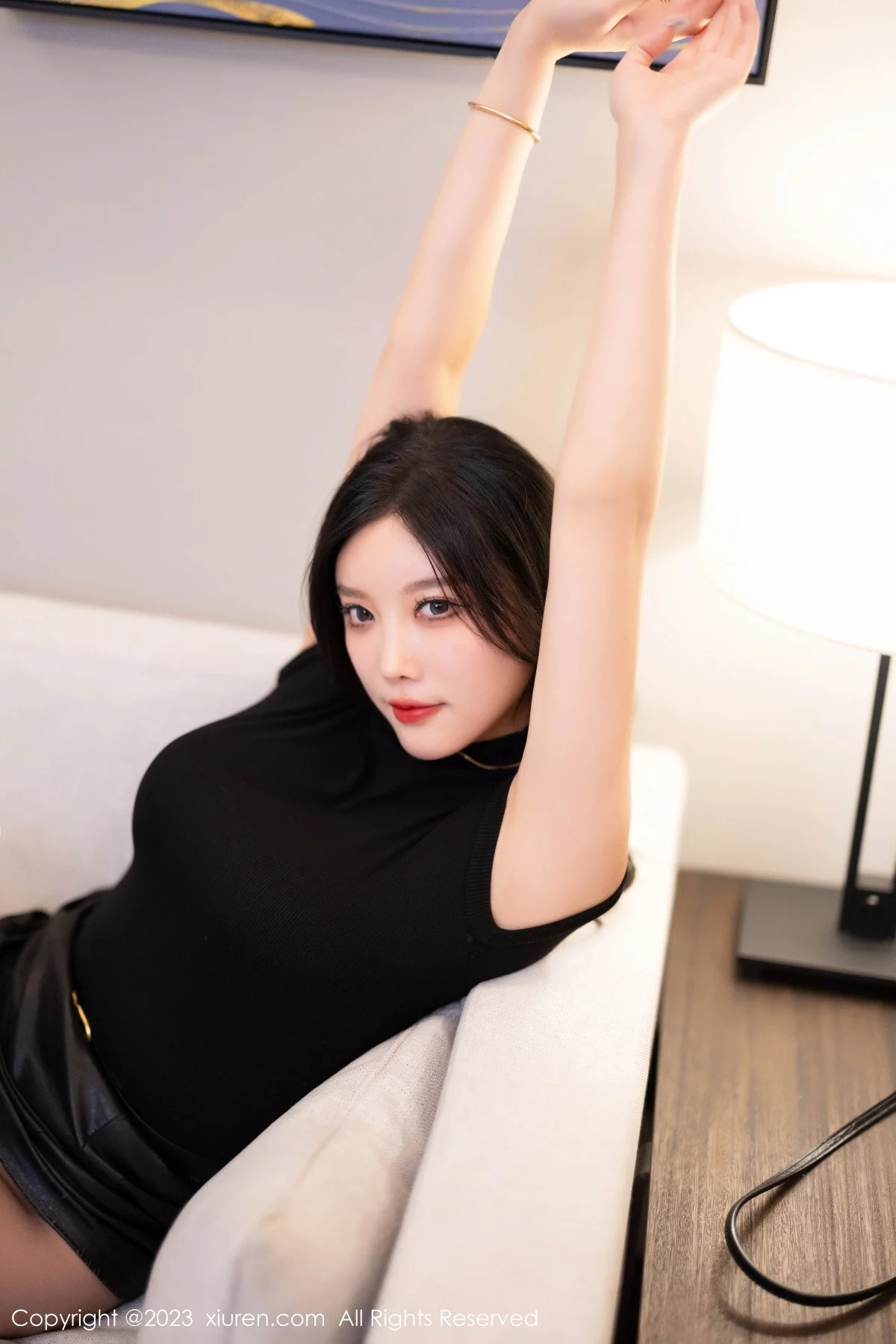 XiuRen第7627期_女神杨晨晨Yome性感黑色上衣配黑短裙露超薄无内黑丝魅惑写真90P