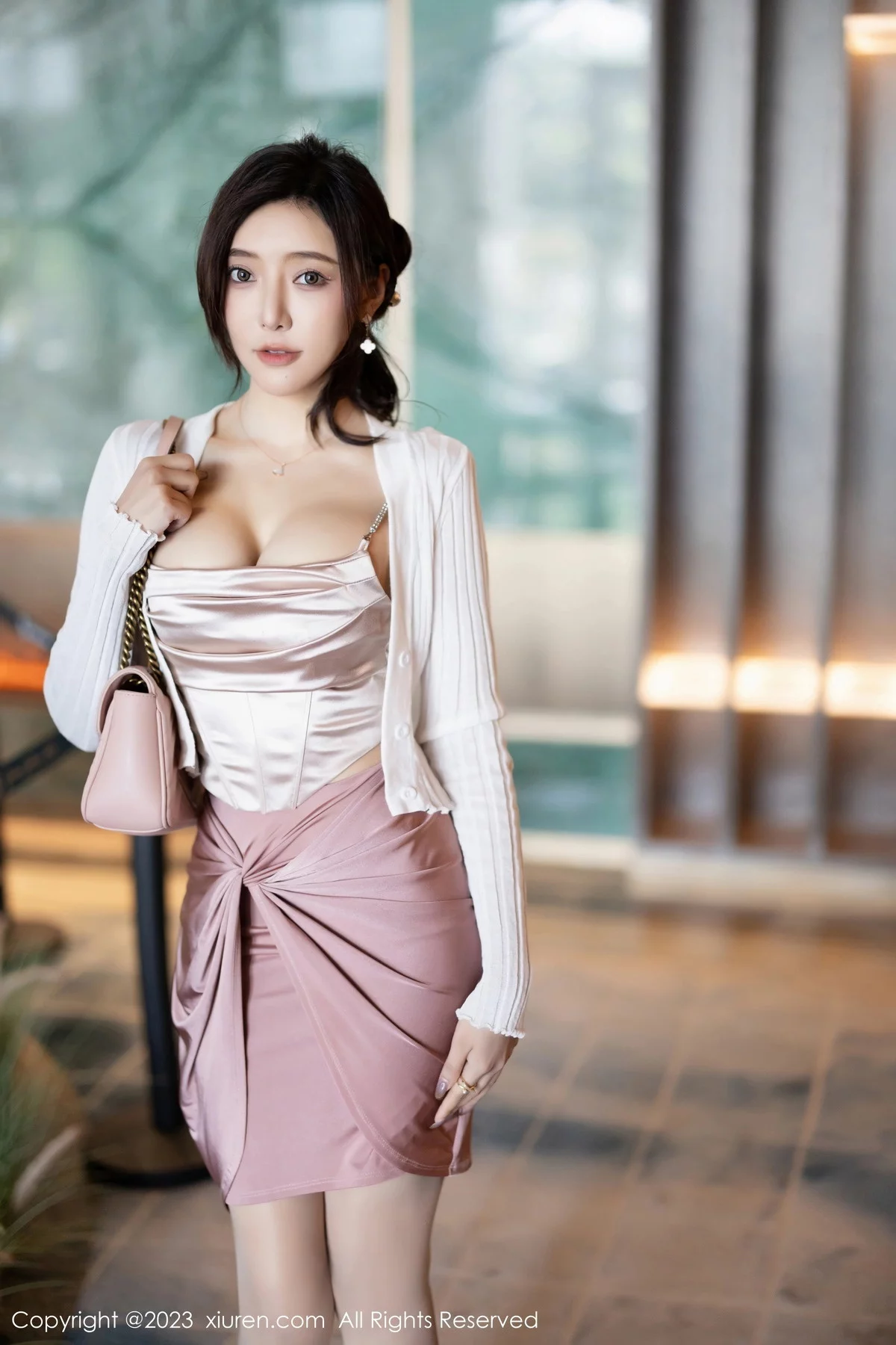 XiuRen第7640期_女神王馨瑶yanni粉色连衣短裙+黑色情趣服秀完美身材诱惑写真88P