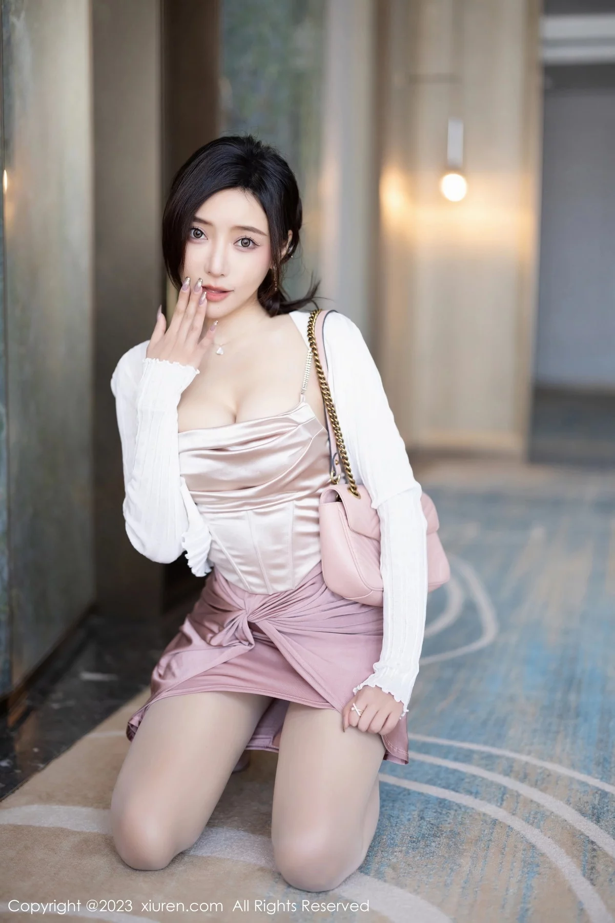 XiuRen第7640期_女神王馨瑶yanni粉色连衣短裙+黑色情趣服秀完美身材诱惑写真88P