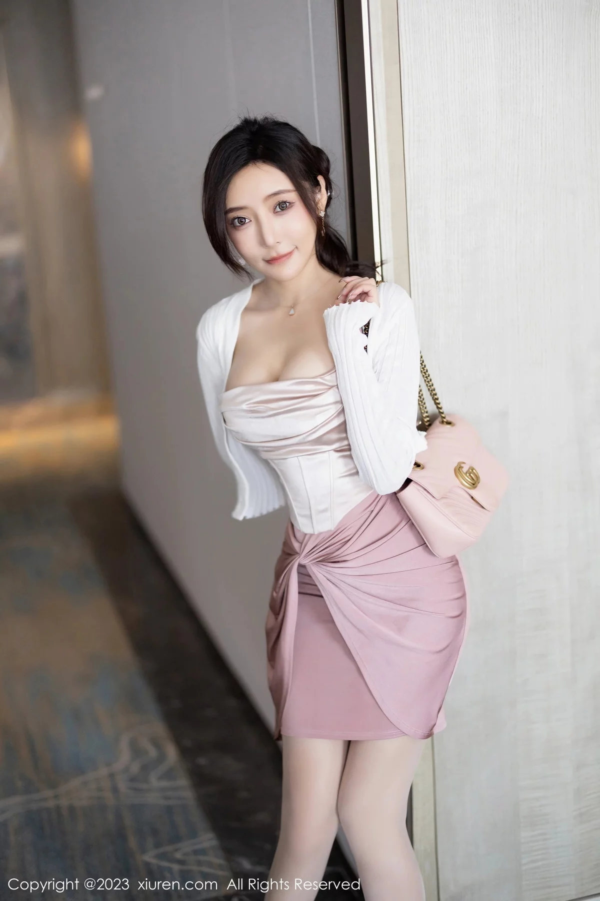 XiuRen第7640期_女神王馨瑶yanni粉色连衣短裙+黑色情趣服秀完美身材诱惑写真88P