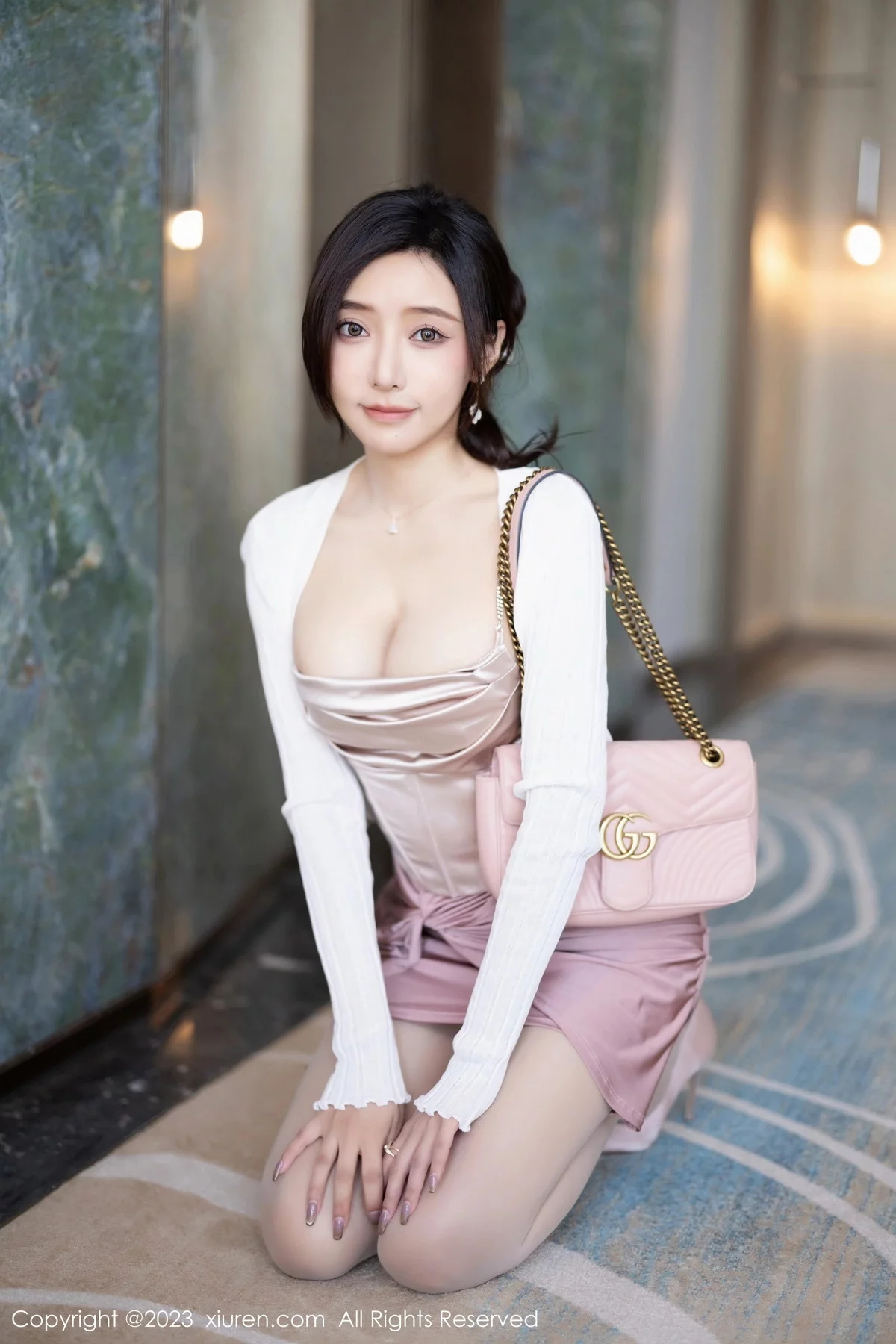 XiuRen第7640期_女神王馨瑶yanni粉色连衣短裙+黑色情趣服秀完美身材诱惑写真88P