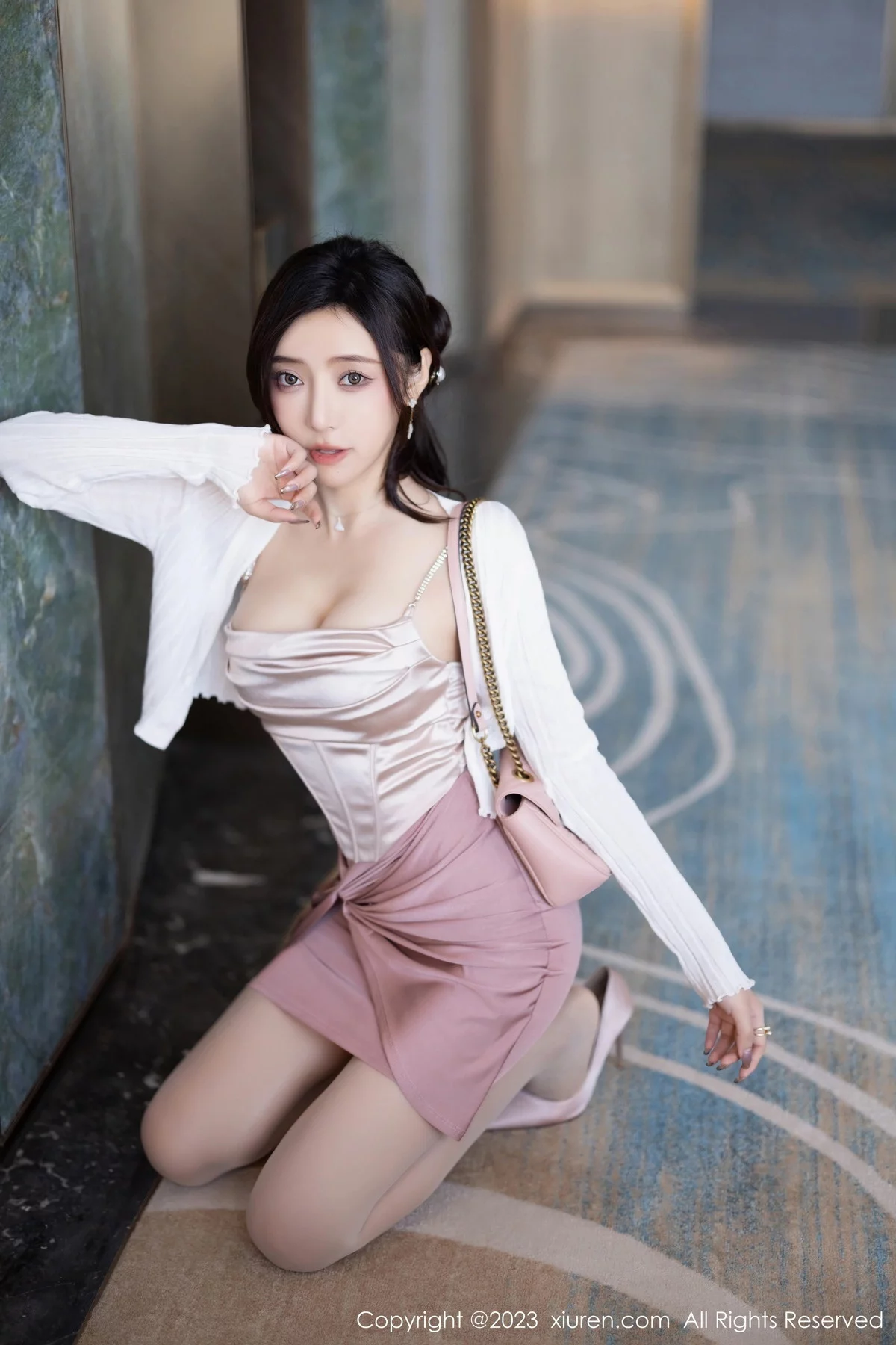 XiuRen第7640期_女神王馨瑶yanni粉色连衣短裙+黑色情趣服秀完美身材诱惑写真88P