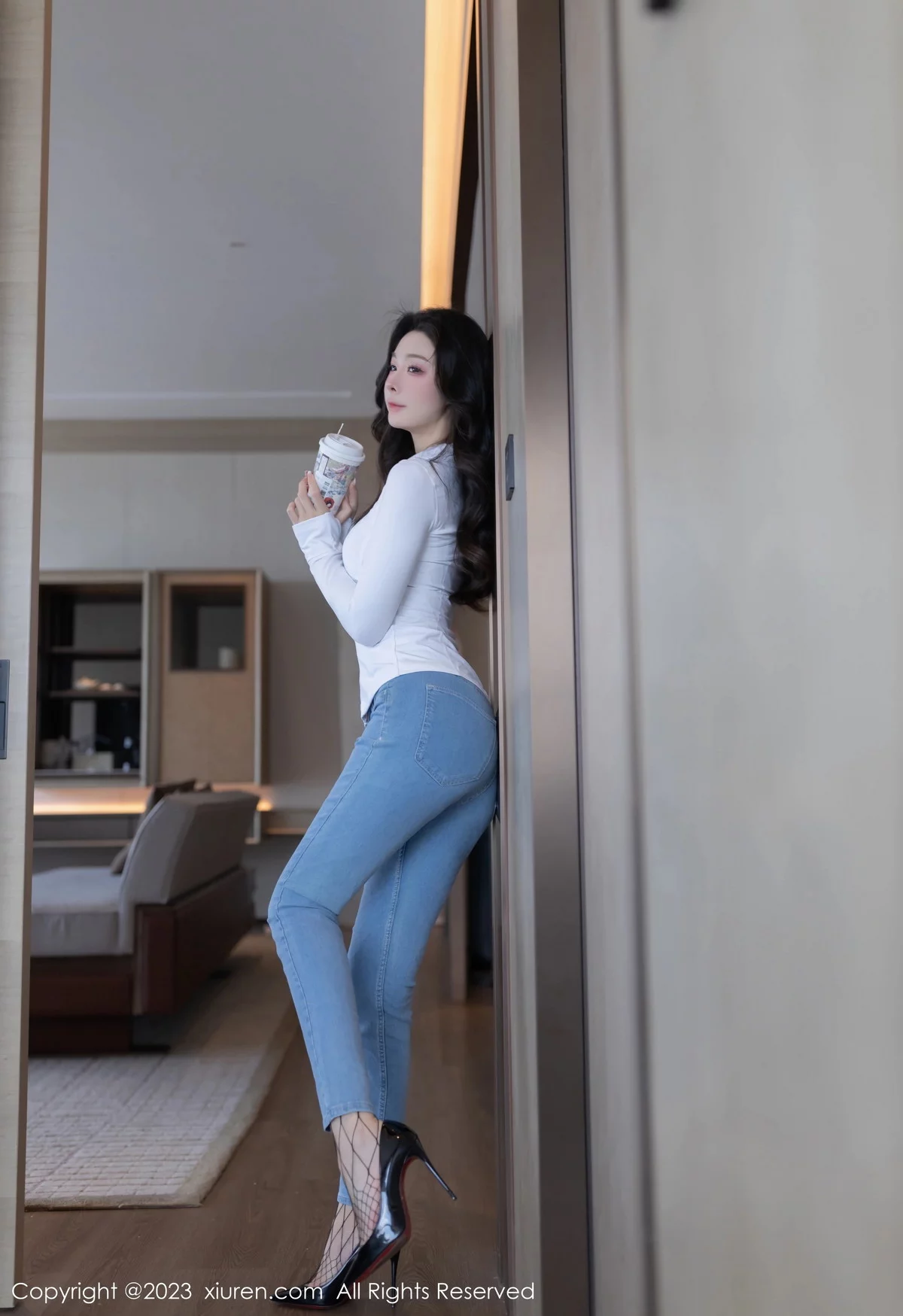 XiuRen第7639期_模特小逗逗性感黑色网格情趣服饰配白色内衣秀曼妙身姿诱惑写真80P