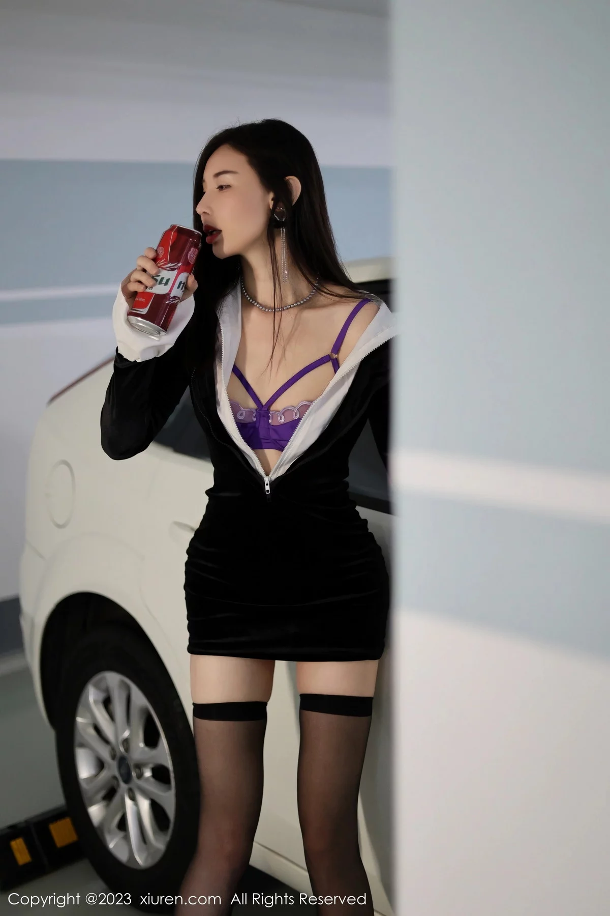 XiuRen第7634期_模特曼柔醉酒主题脱黑色连衣裙露性感紫色蕾丝内衣撩人诱惑写真66P