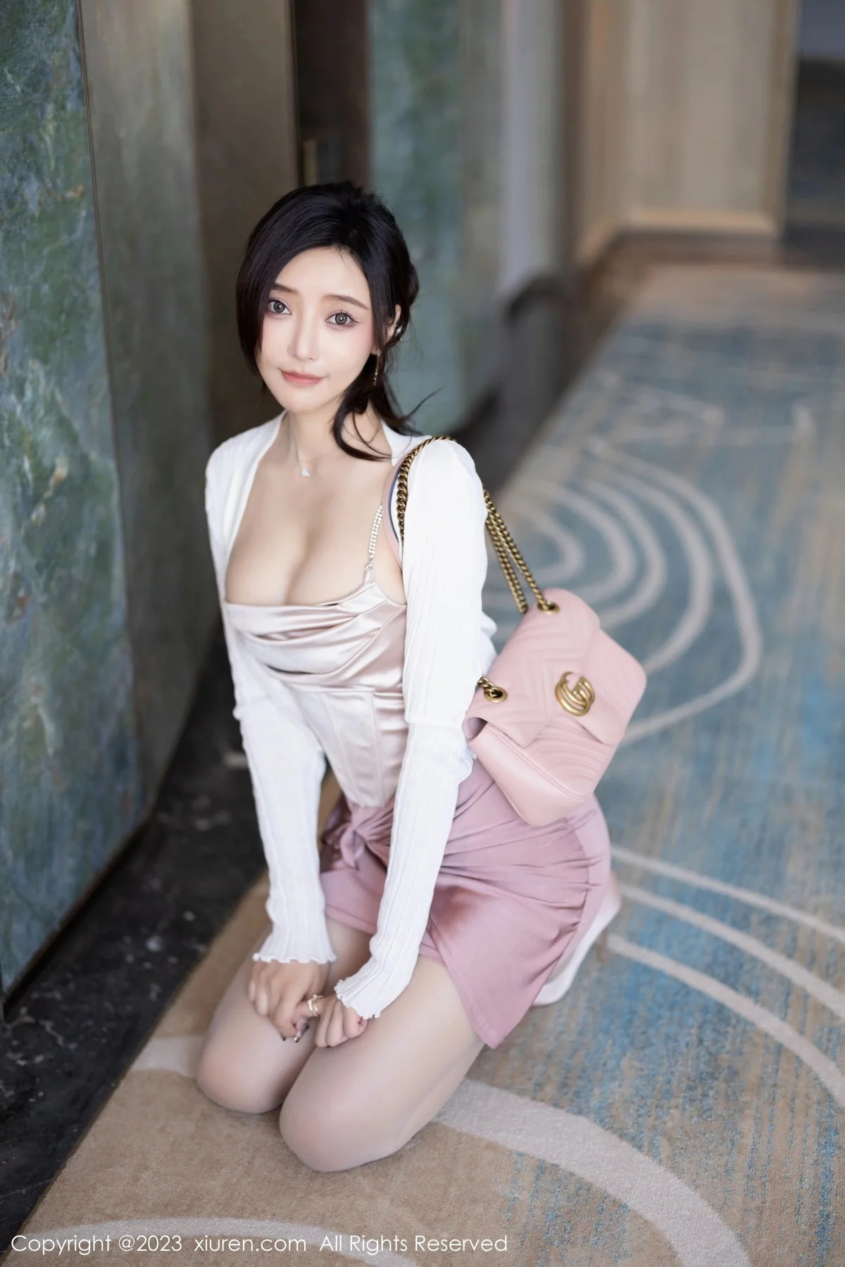 XiuRen第7640期_女神王馨瑶yanni粉色连衣短裙+黑色情趣服秀完美身材诱惑写真88P