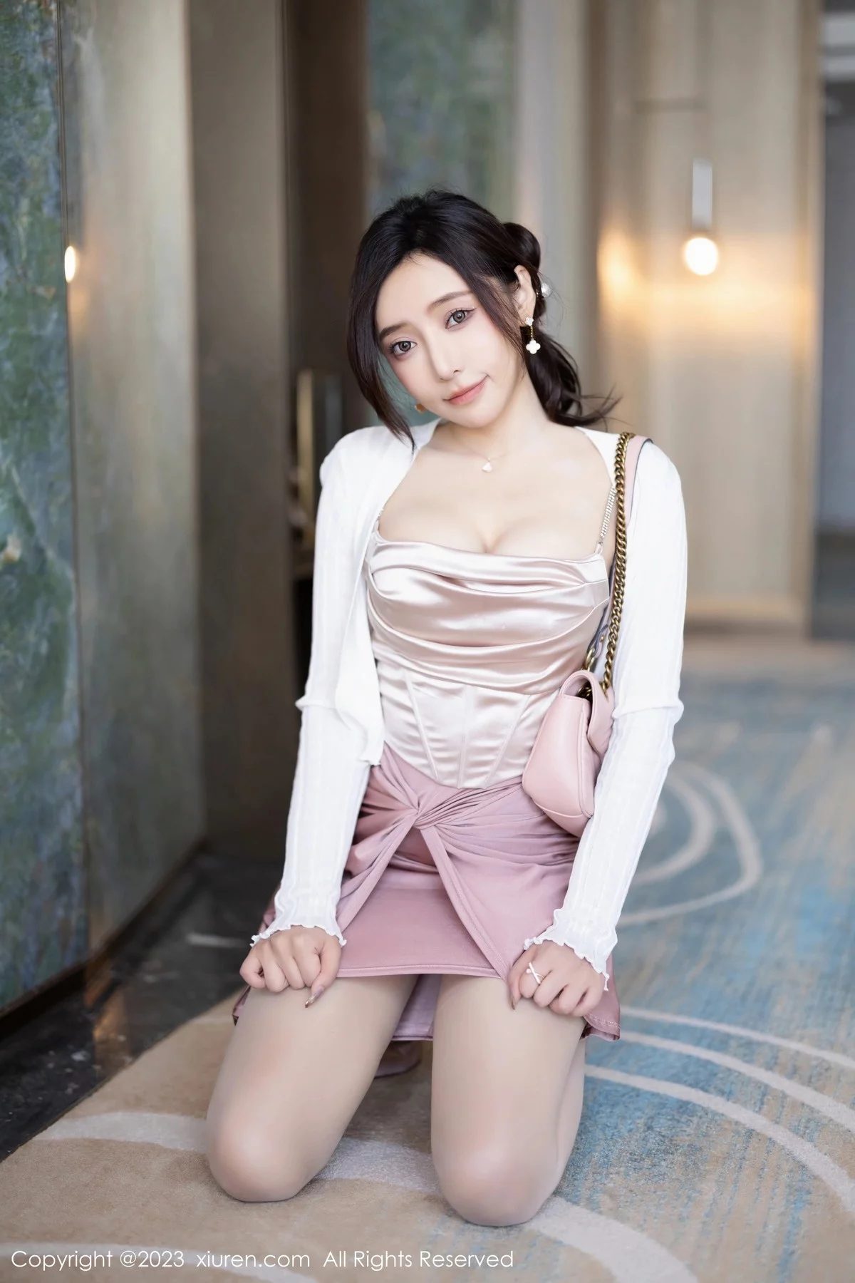XiuRen第7640期_女神王馨瑶yanni粉色连衣短裙+黑色情趣服秀完美身材诱惑写真88P