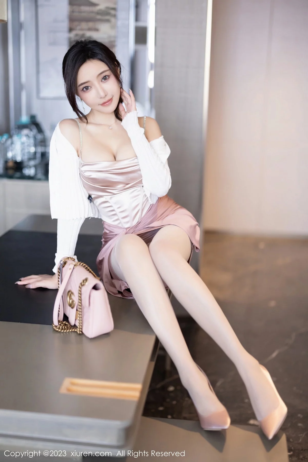 XiuRen第7640期_女神王馨瑶yanni粉色连衣短裙+黑色情趣服秀完美身材诱惑写真88P