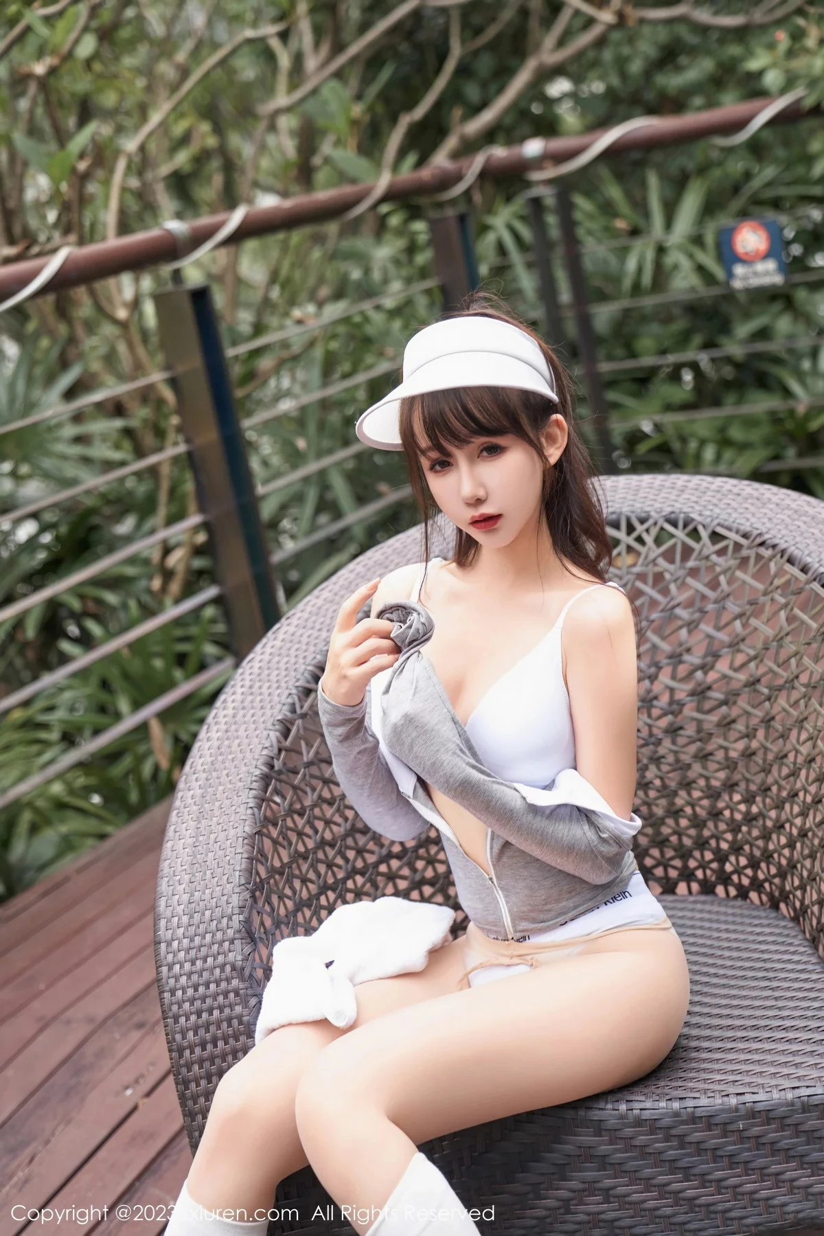 XiuRen第7657期_模特波巧酱性感灰色运动套装露白色内衣秀凹凸身材完美诱惑写真84P