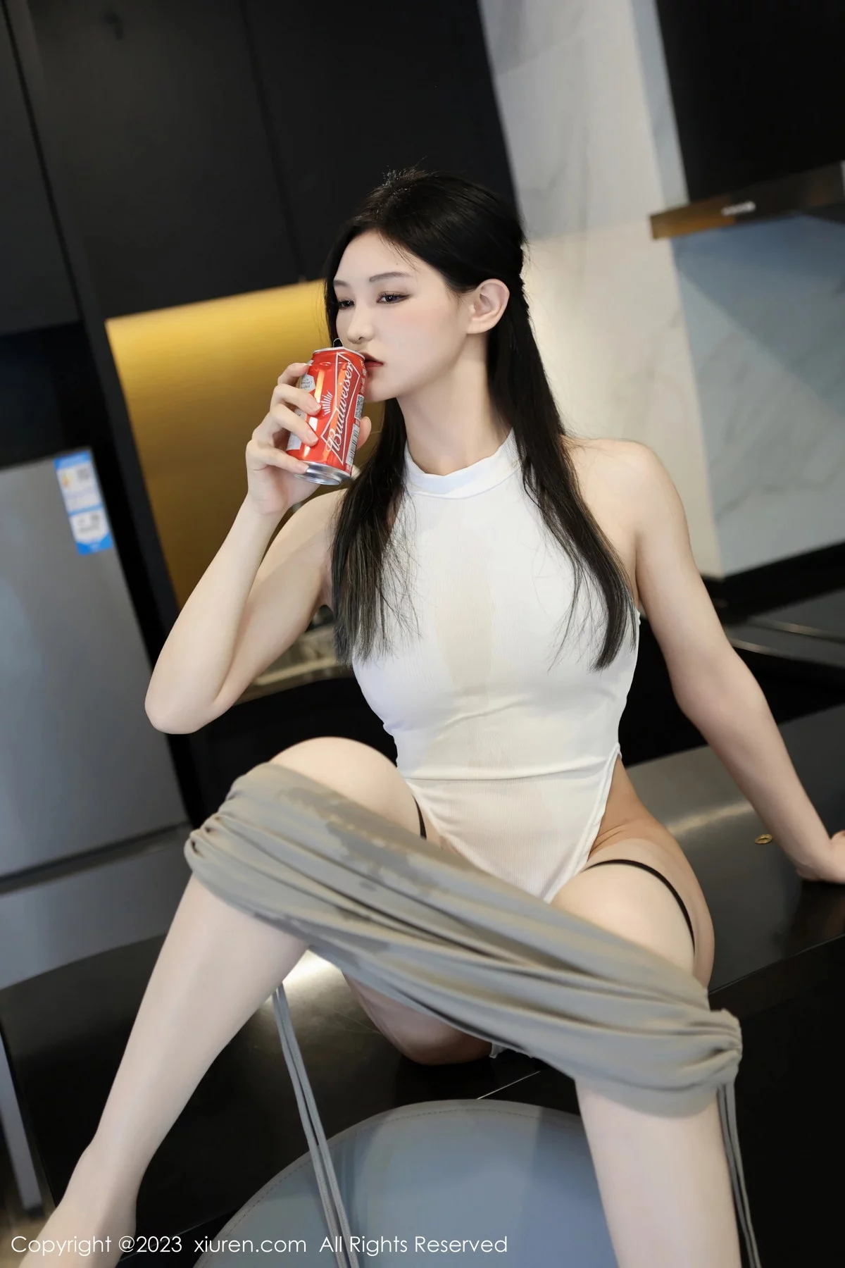 XiuRen第7663期_新人模特大橘BBKira性感白色高叉连体衣配白丝袜完美诱惑写真78P