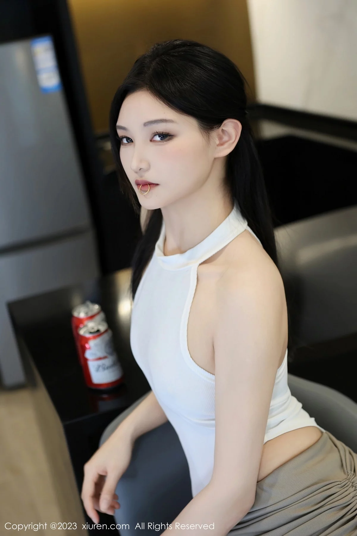 XiuRen第7663期_新人模特大橘BBKira性感白色高叉连体衣配白丝袜完美诱惑写真78P