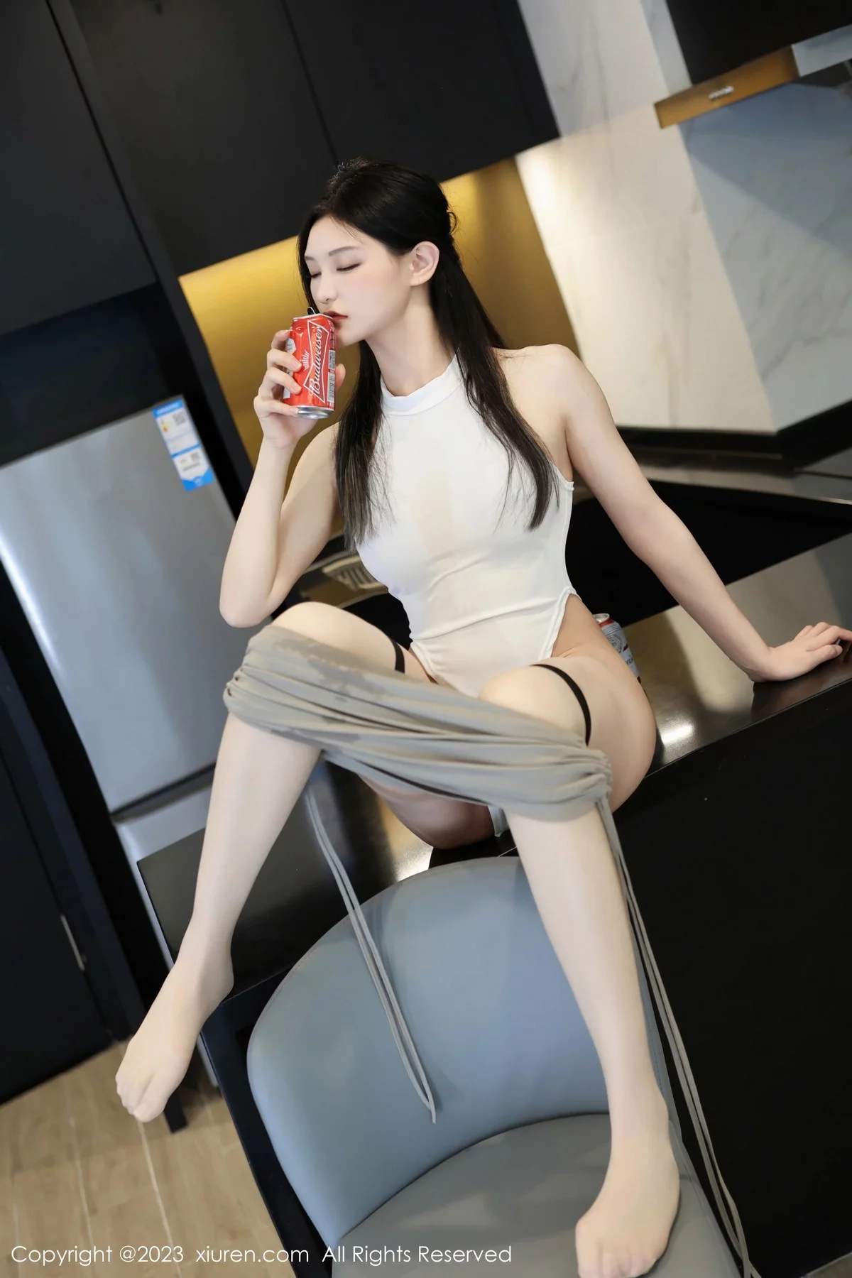 XiuRen第7663期_新人模特大橘BBKira性感白色高叉连体衣配白丝袜完美诱惑写真78P