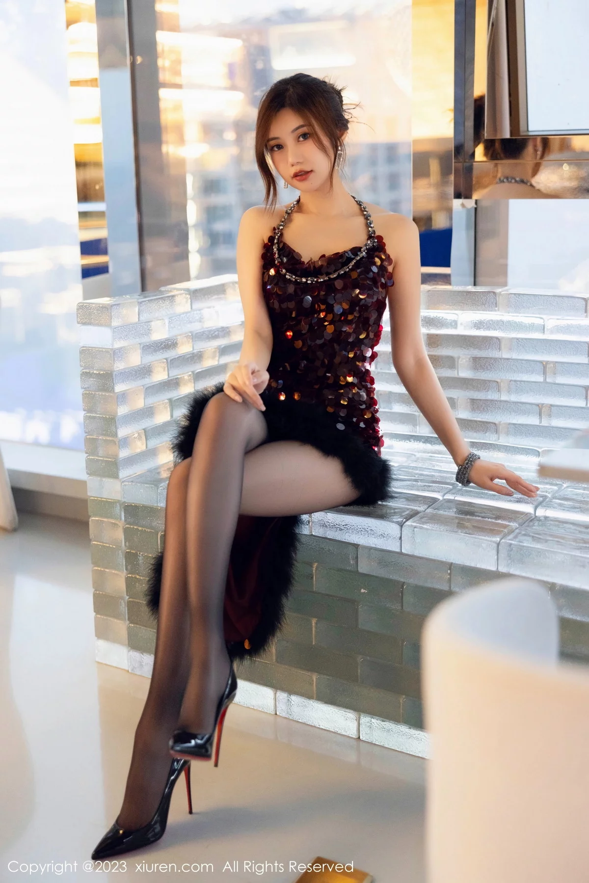 XiuRen第7679期_女神绮里嘉ula性感红色长裙露薄透情趣黑丝连体衣极致诱惑写真98P