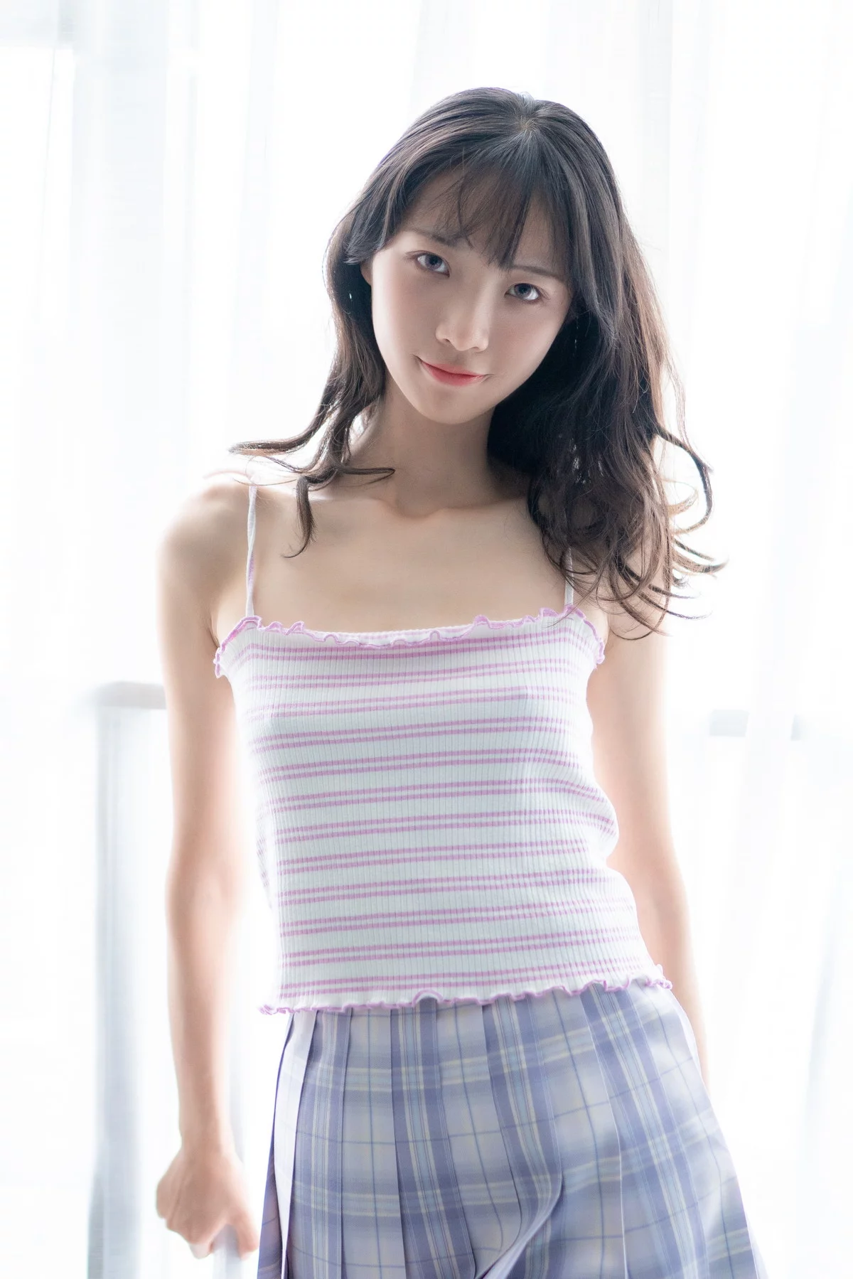 网络美女西瓜少女清新JK主题性感粉色吊带配百褶短裙露白丝短袜秀美腿诱惑写真49P