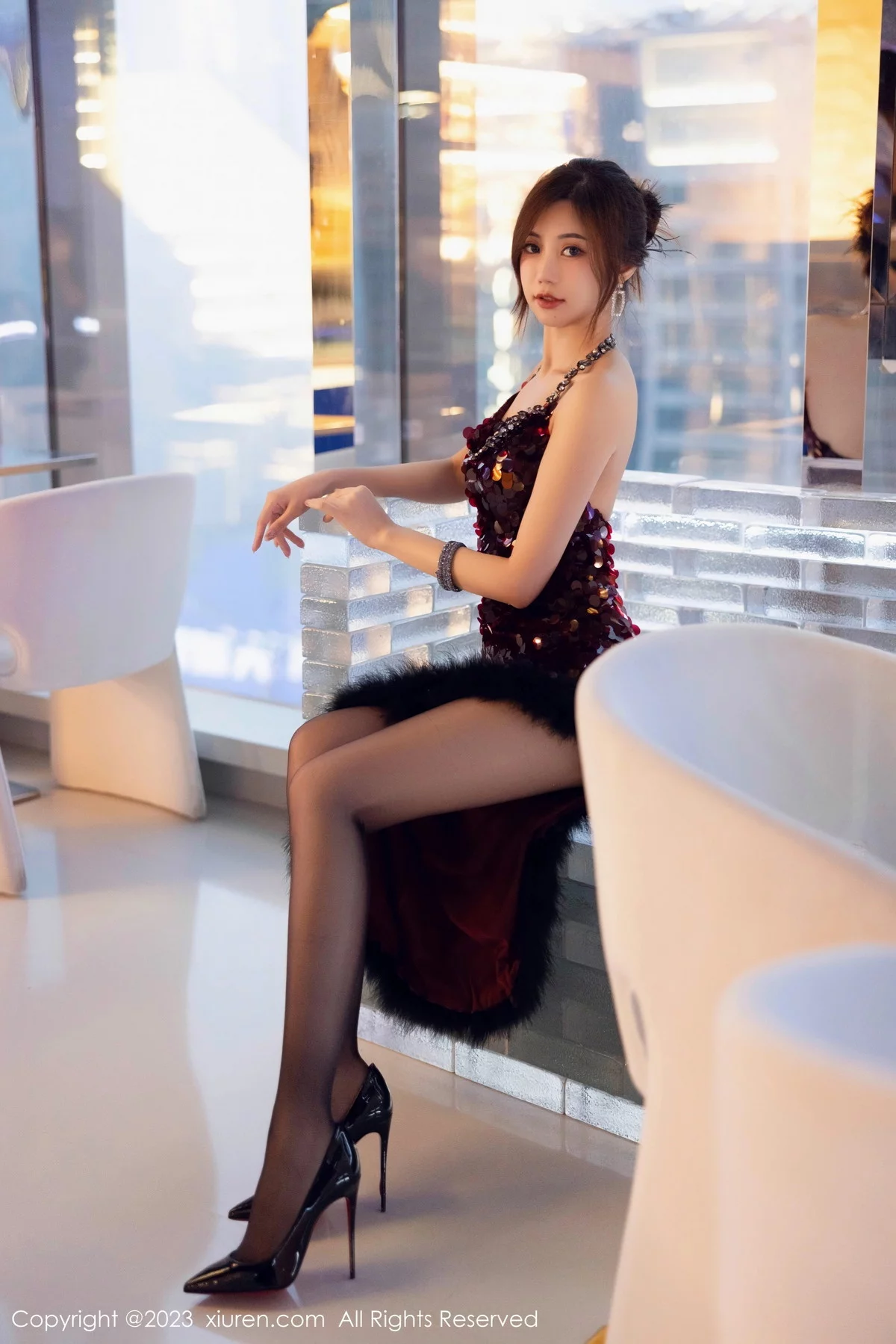 XiuRen第7679期_女神绮里嘉ula性感红色长裙露薄透情趣黑丝连体衣极致诱惑写真98P
