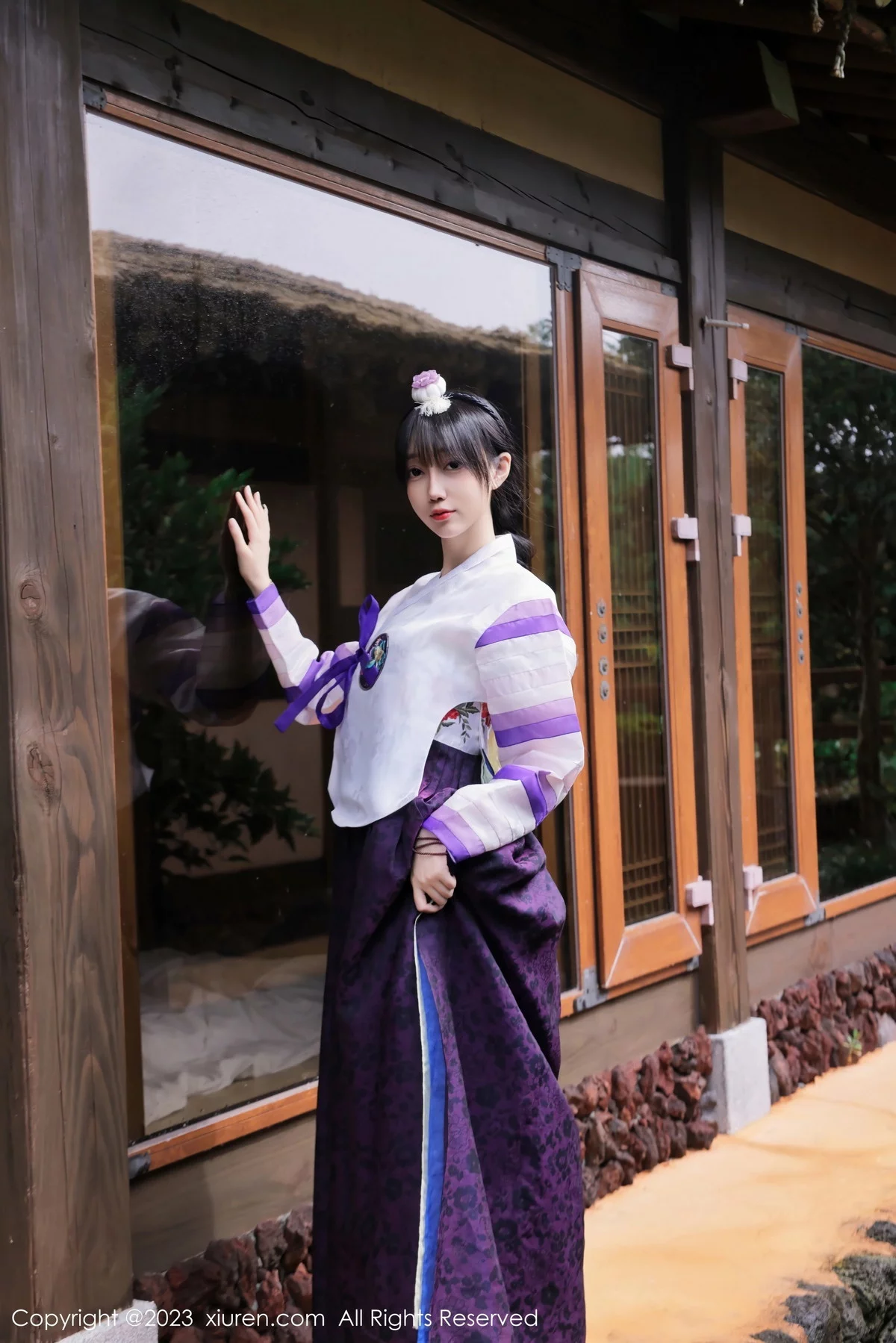XiuRen第7677期_模特玥儿玥er济州岛旅拍大长今服饰半脱秀完美身姿迷人诱惑写真66P