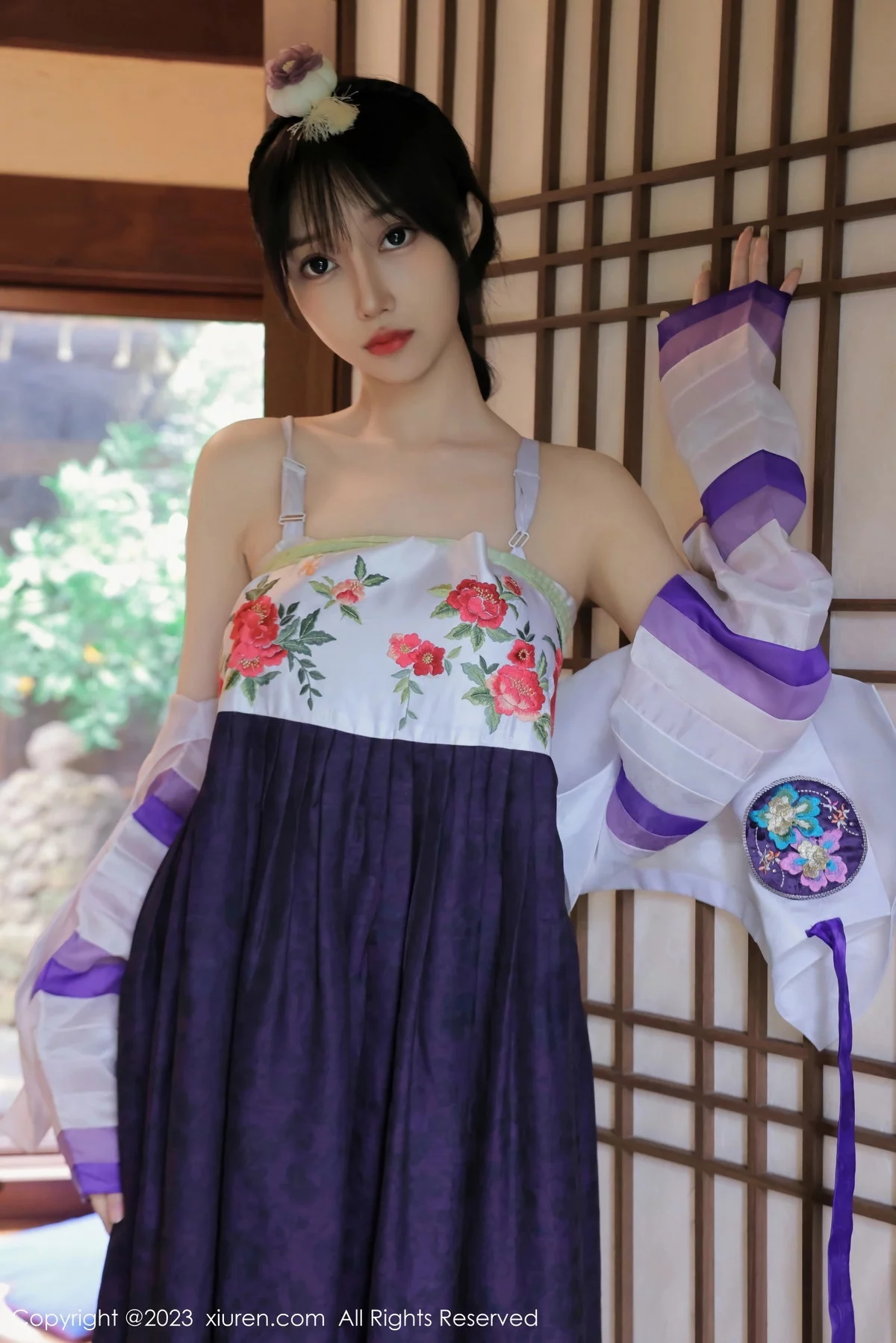 XiuRen第7677期_模特玥儿玥er济州岛旅拍大长今服饰半脱秀完美身姿迷人诱惑写真66P