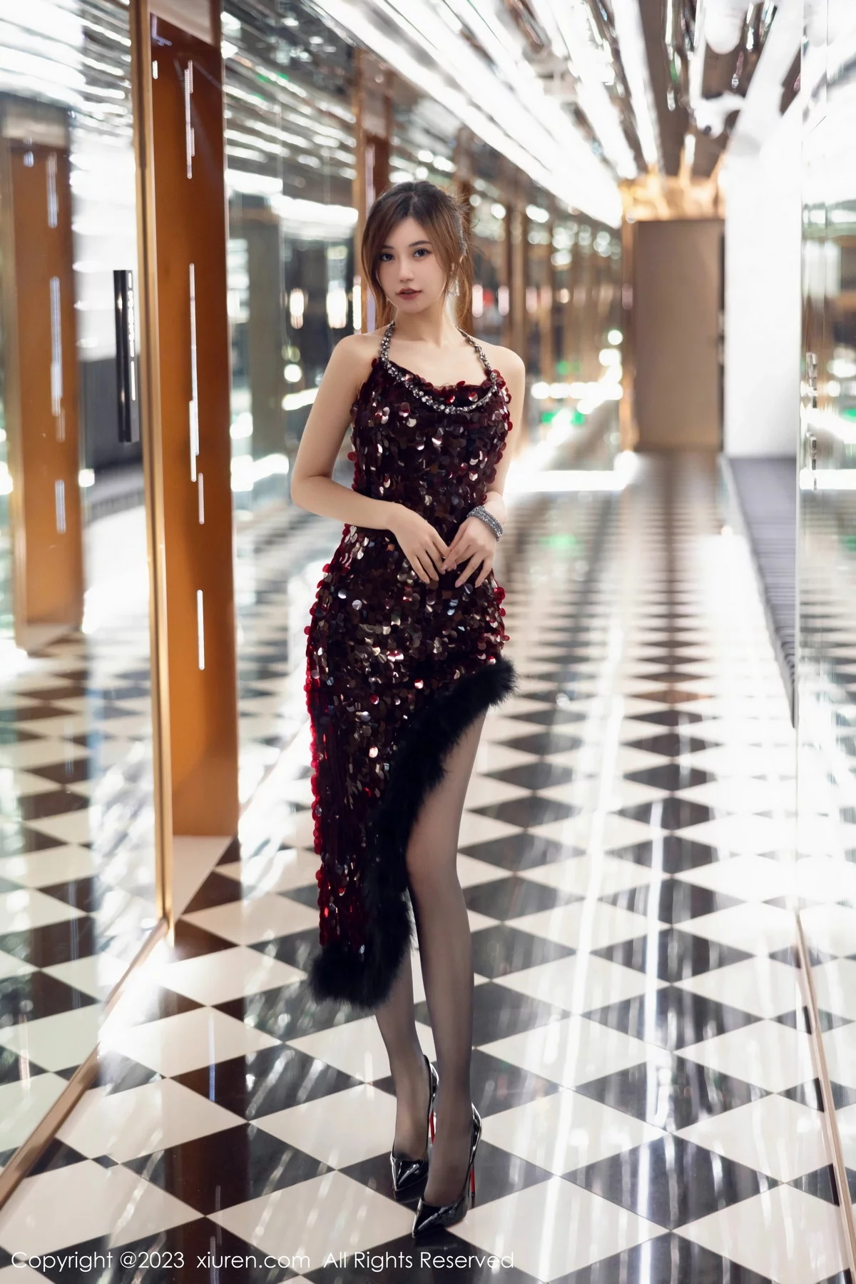 XiuRen第7679期_女神绮里嘉ula性感红色长裙露薄透情趣黑丝连体衣极致诱惑写真98P