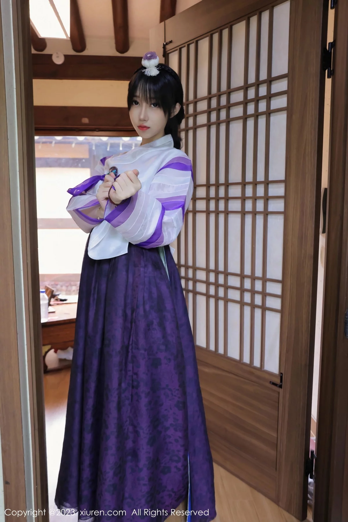 XiuRen第7677期_模特玥儿玥er济州岛旅拍大长今服饰半脱秀完美身姿迷人诱惑写真66P