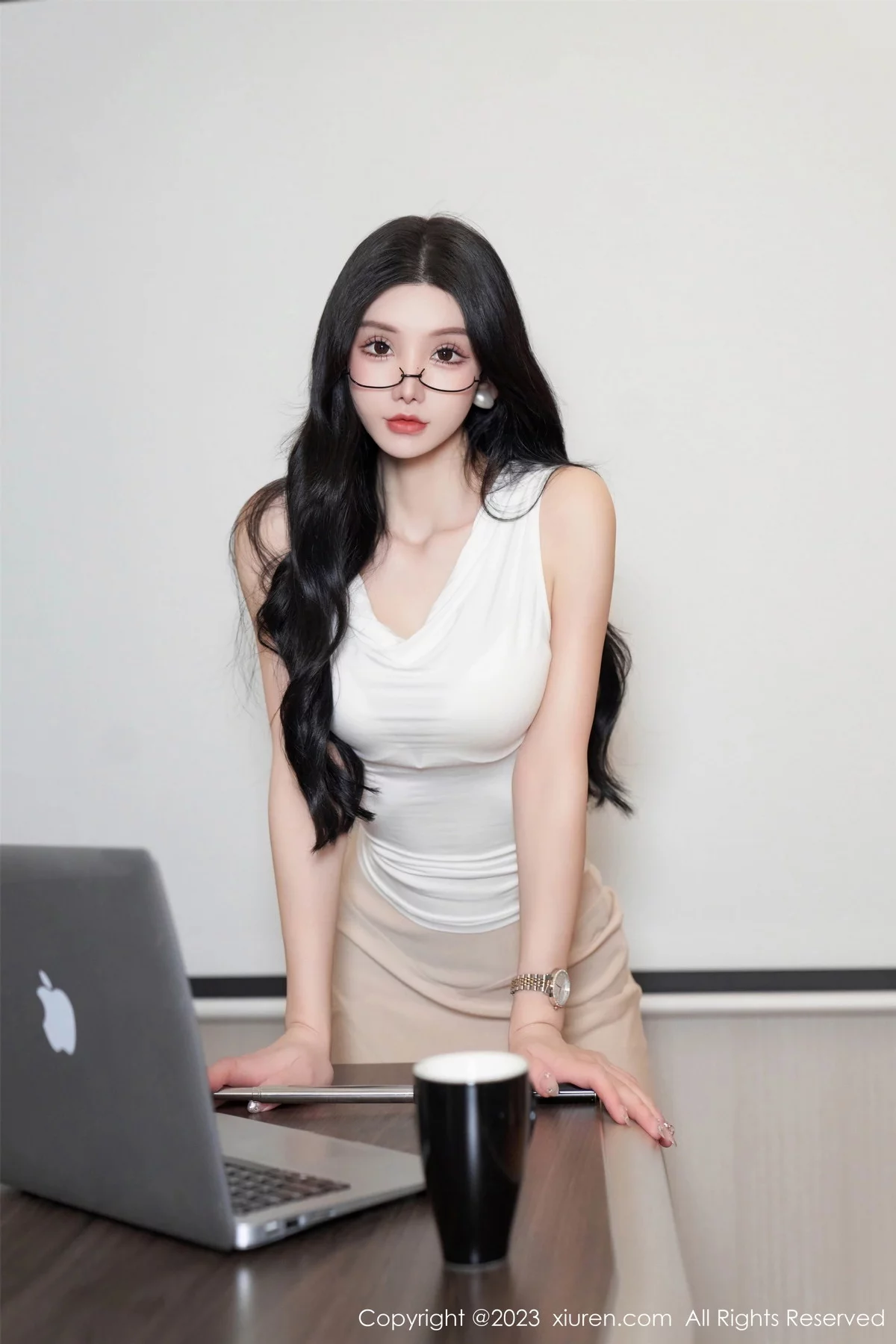 XiuRen第7682期_女神周于希Sally内衣销售剧情超薄无内黑丝秀惹火身材诱惑写真90P