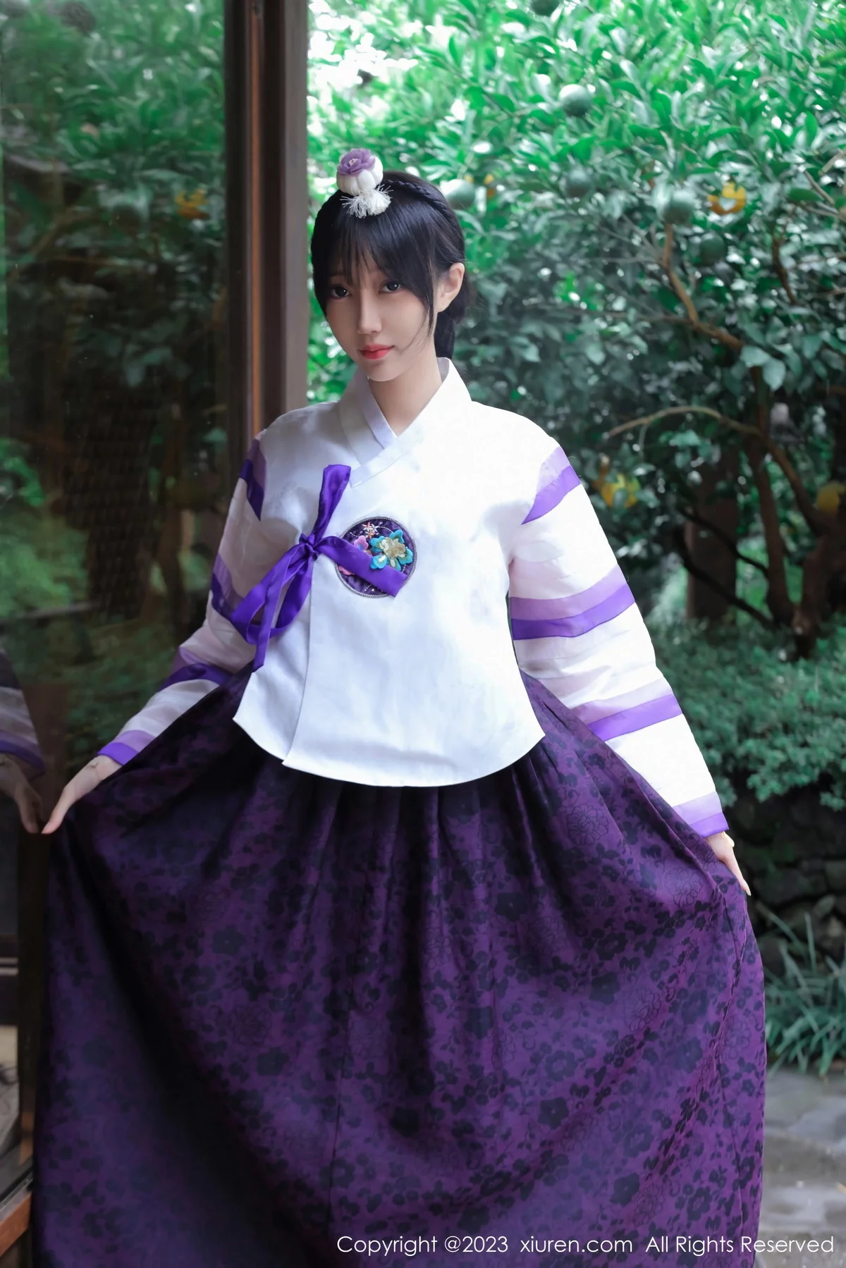 XiuRen第7677期_模特玥儿玥er济州岛旅拍大长今服饰半脱秀完美身姿迷人诱惑写真66P
