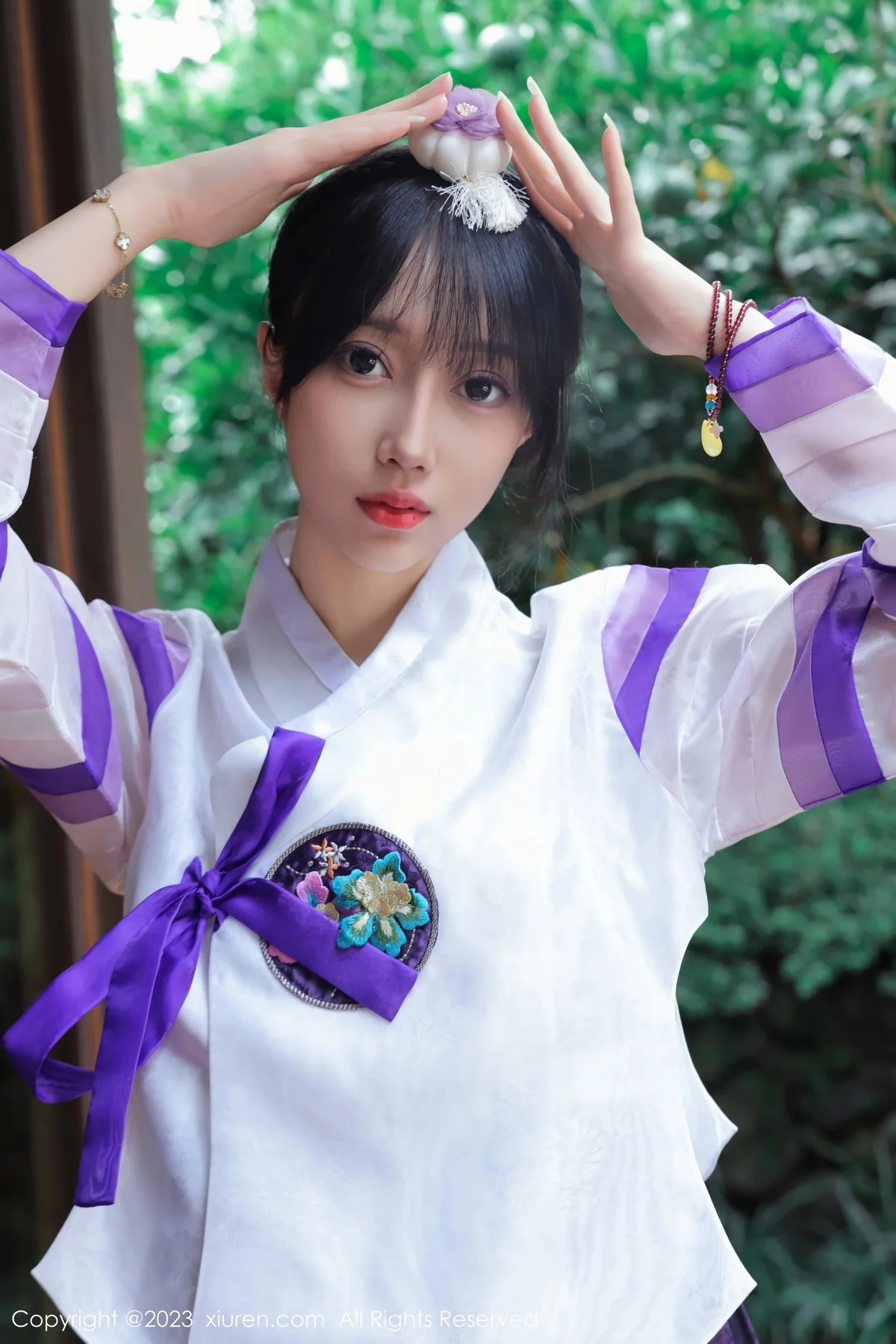 XiuRen第7677期_模特玥儿玥er济州岛旅拍大长今服饰半脱秀完美身姿迷人诱惑写真66P