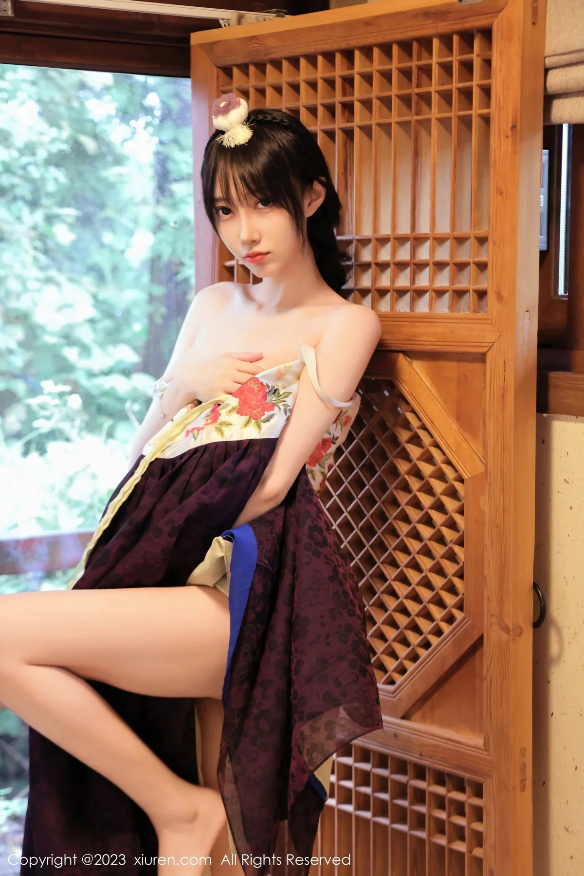 XiuRen第7677期_模特玥儿玥er济州岛旅拍大长今服饰半脱秀完美身姿迷人诱惑写真66P