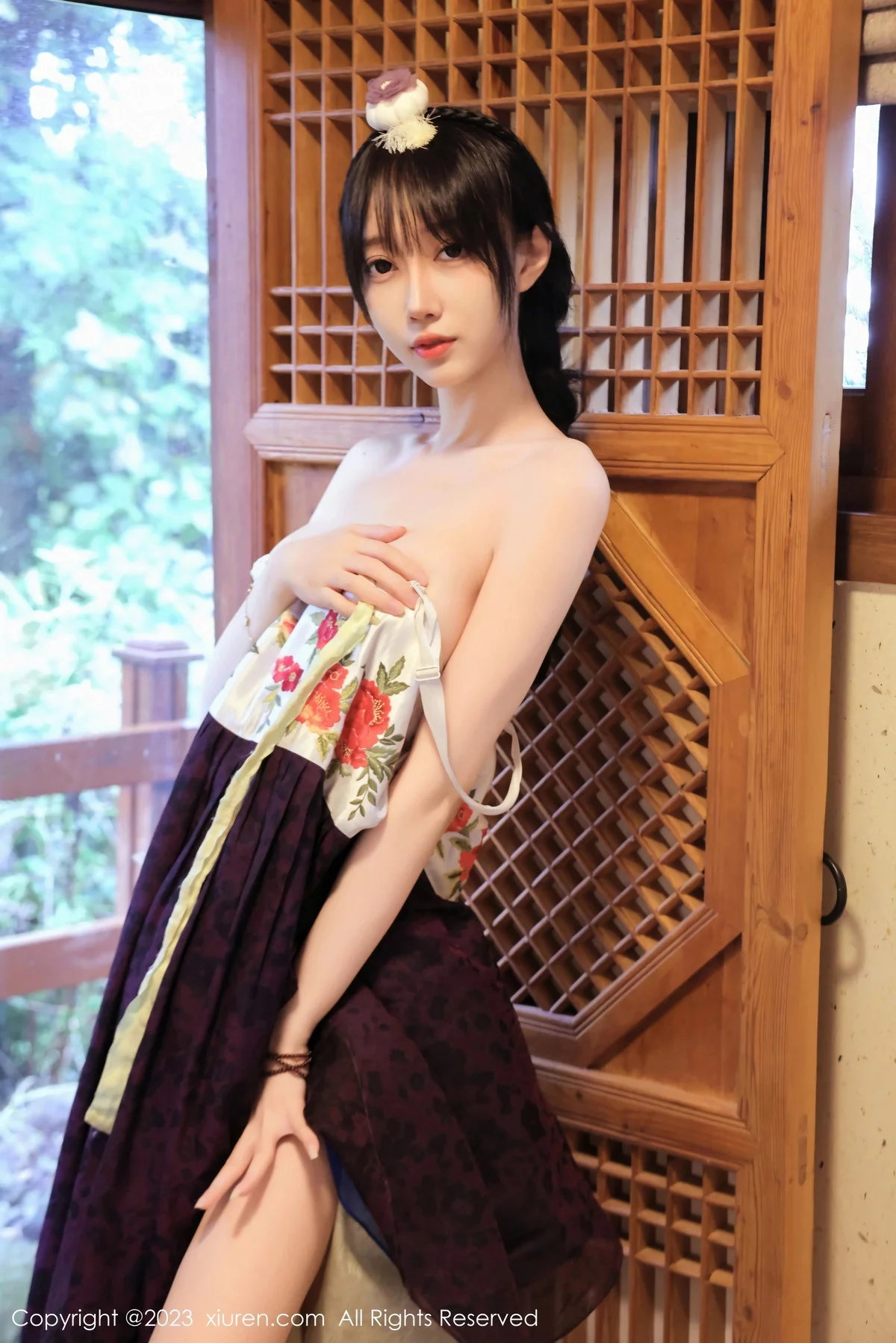 XiuRen第7677期_模特玥儿玥er济州岛旅拍大长今服饰半脱秀完美身姿迷人诱惑写真66P