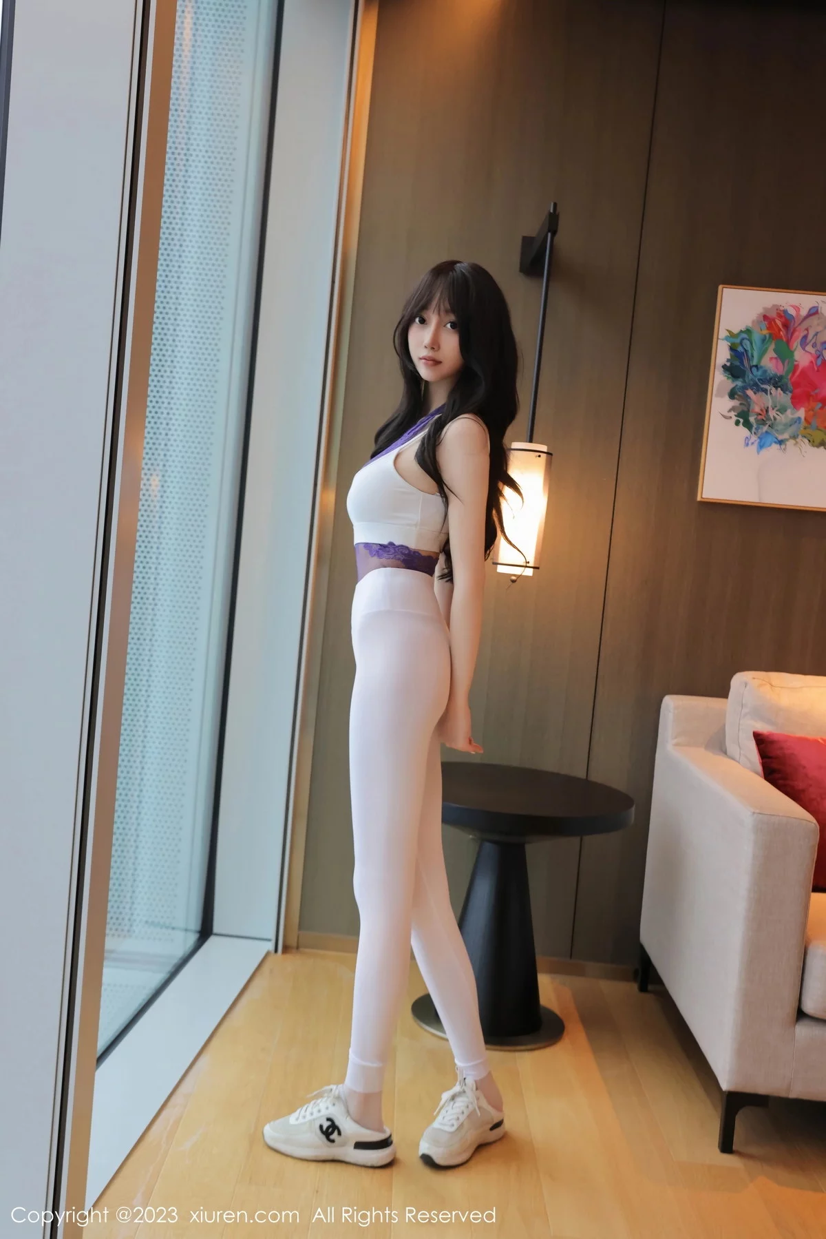 XiuRen第7570期_模特玥儿玥er脱白色服饰露性感紫色蕾丝情趣内衣完美诱惑写真55P