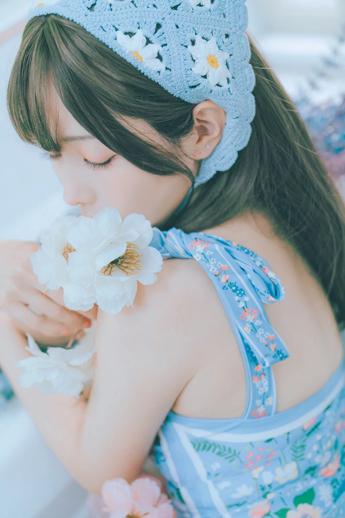 Coser妹子Ely_eee复古水蓝花主题泳池性感蓝色连体泳衣秀完美身材靓丽迷人写真38P