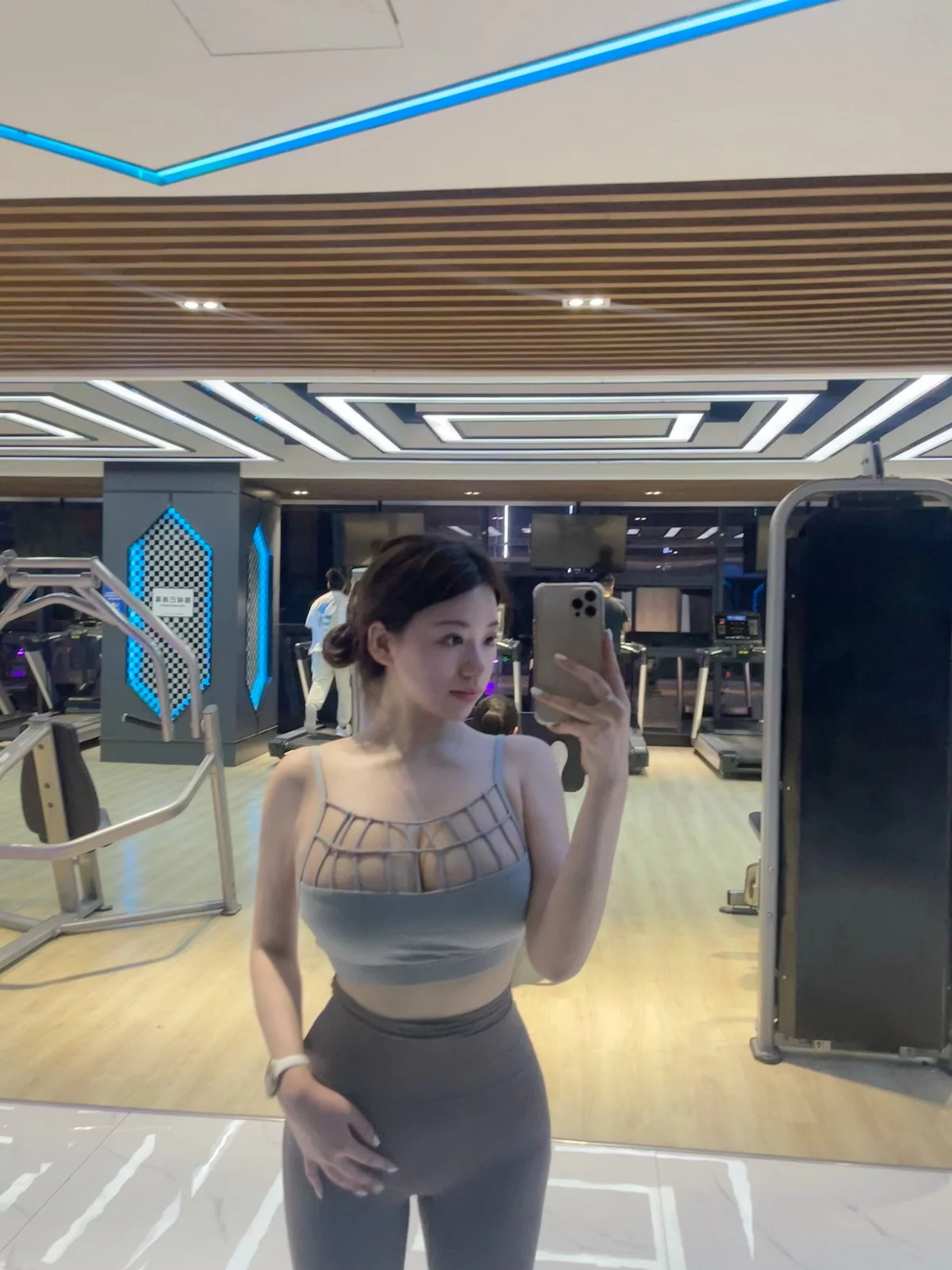 网红小姐姐奶宝妹纸微密圈嘉宾主题私房性感内衣服饰系列秀丰满身材诱惑写真300P