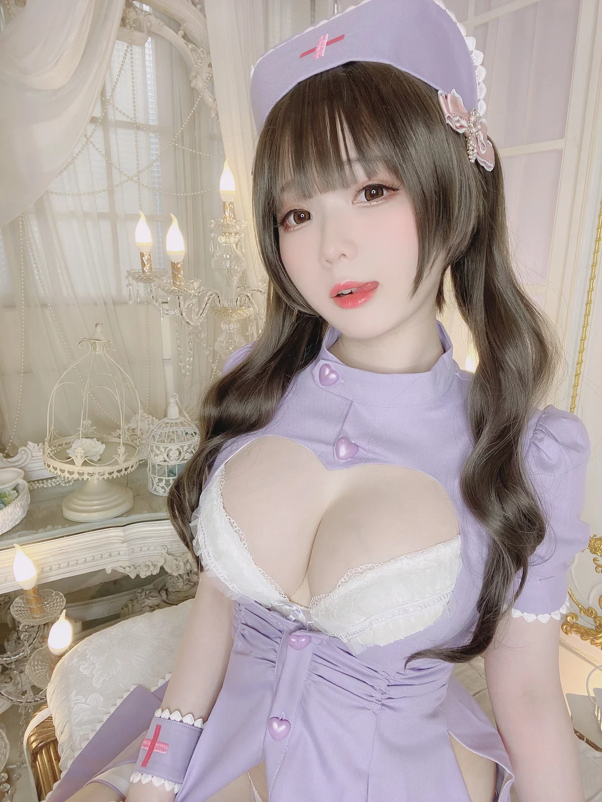 微博妹纸霜月shimo紫护士主题性感紫色护士装露白色蕾丝内衣秀丰满身材诱惑写真20P