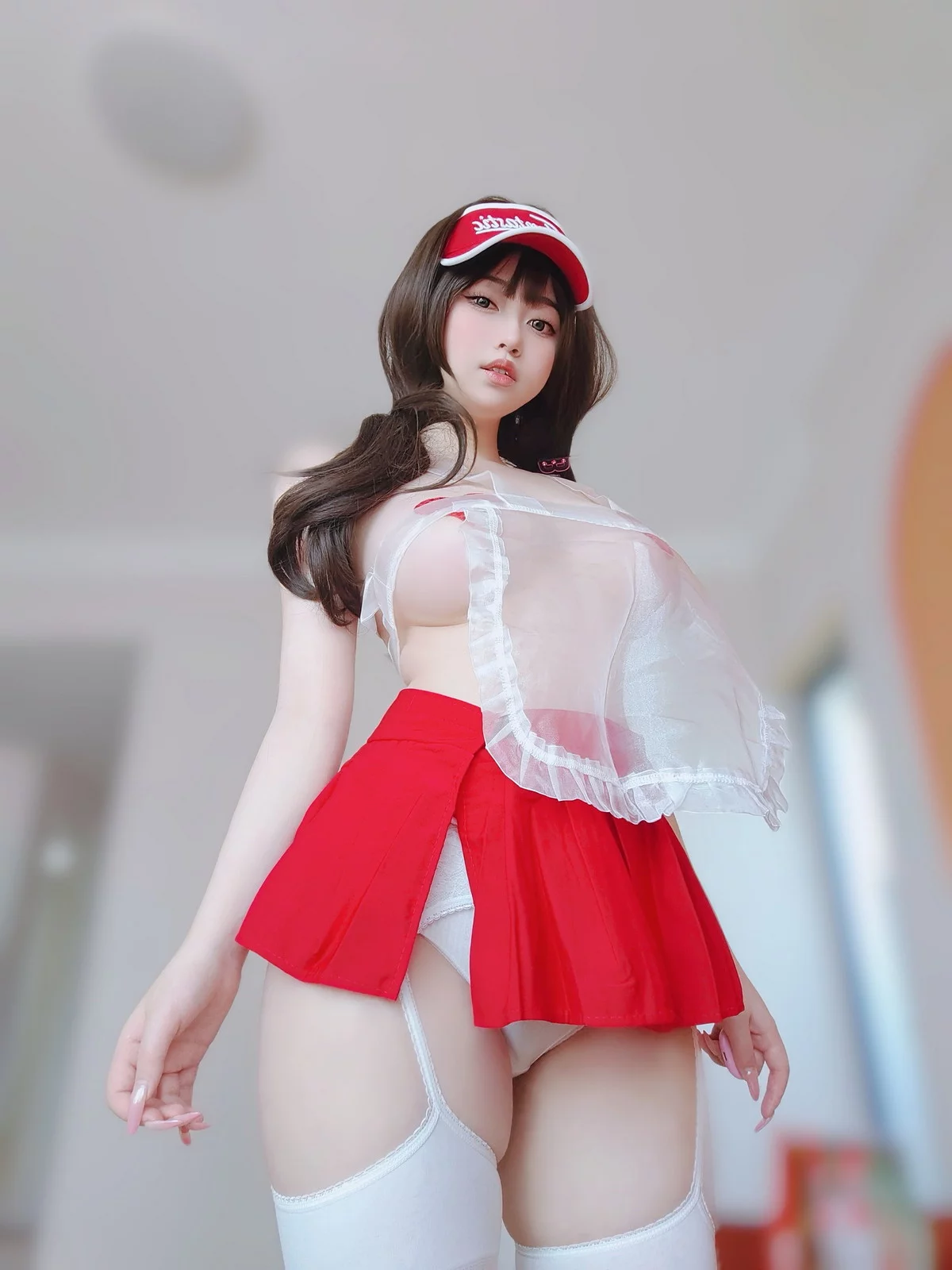 Coser妹子女主K性感快递员主题性感白色情趣薄纱露傲人豪乳遮点惹火诱惑写真100P