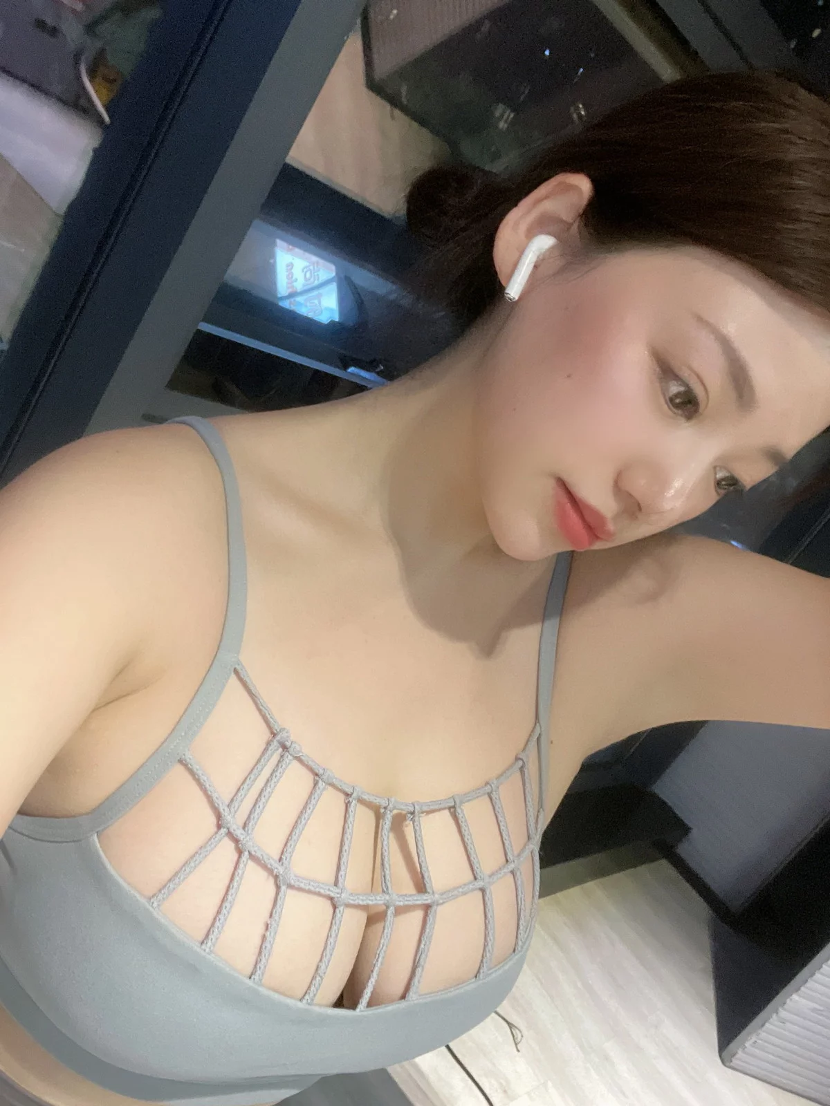 网红小姐姐奶宝妹纸微密圈嘉宾主题私房性感内衣服饰系列秀丰满身材诱惑写真300P