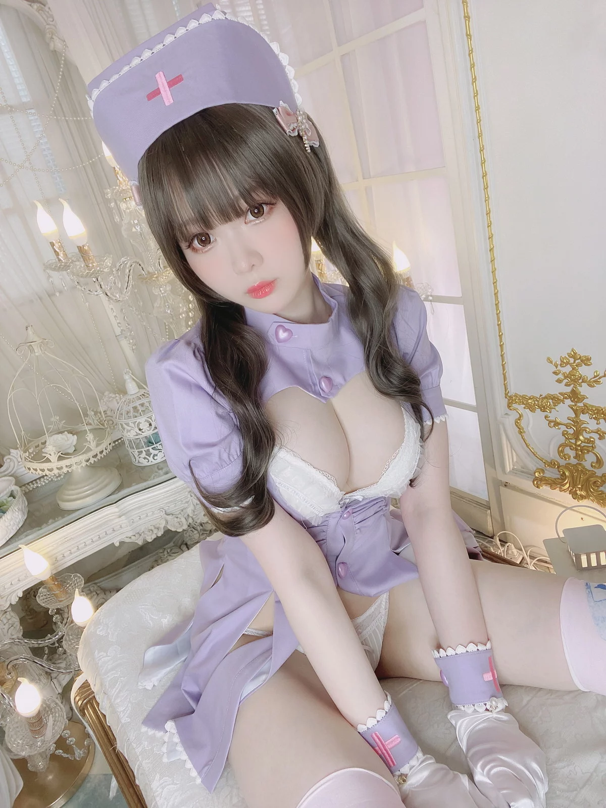 微博妹纸霜月shimo紫护士主题性感紫色护士装露白色蕾丝内衣秀丰满身材诱惑写真20P