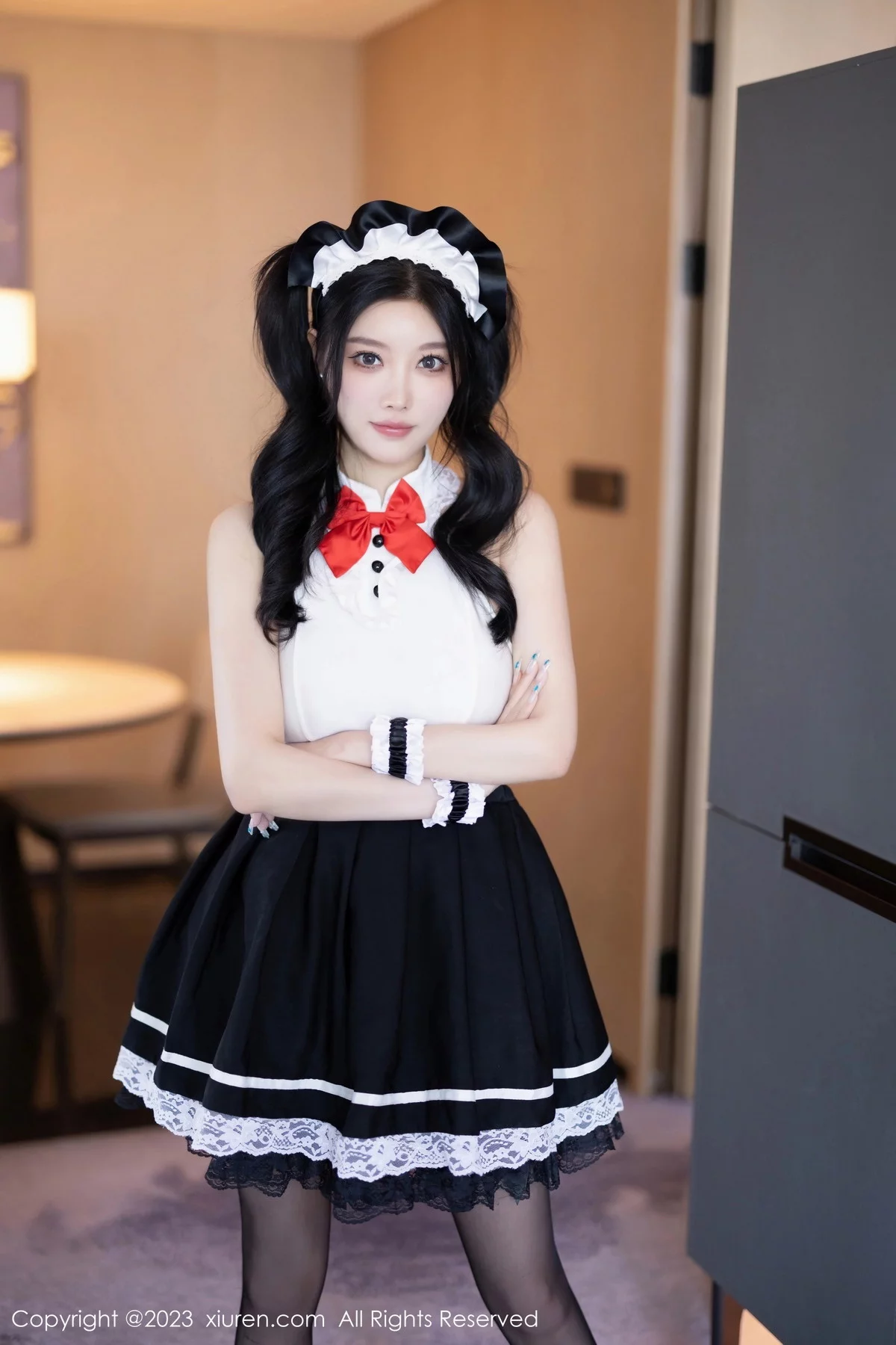 XiuRen第7590期_女神杨晨晨Yome性感白色蕾丝内衣配白丝袜秀丰满身材诱惑写真92P