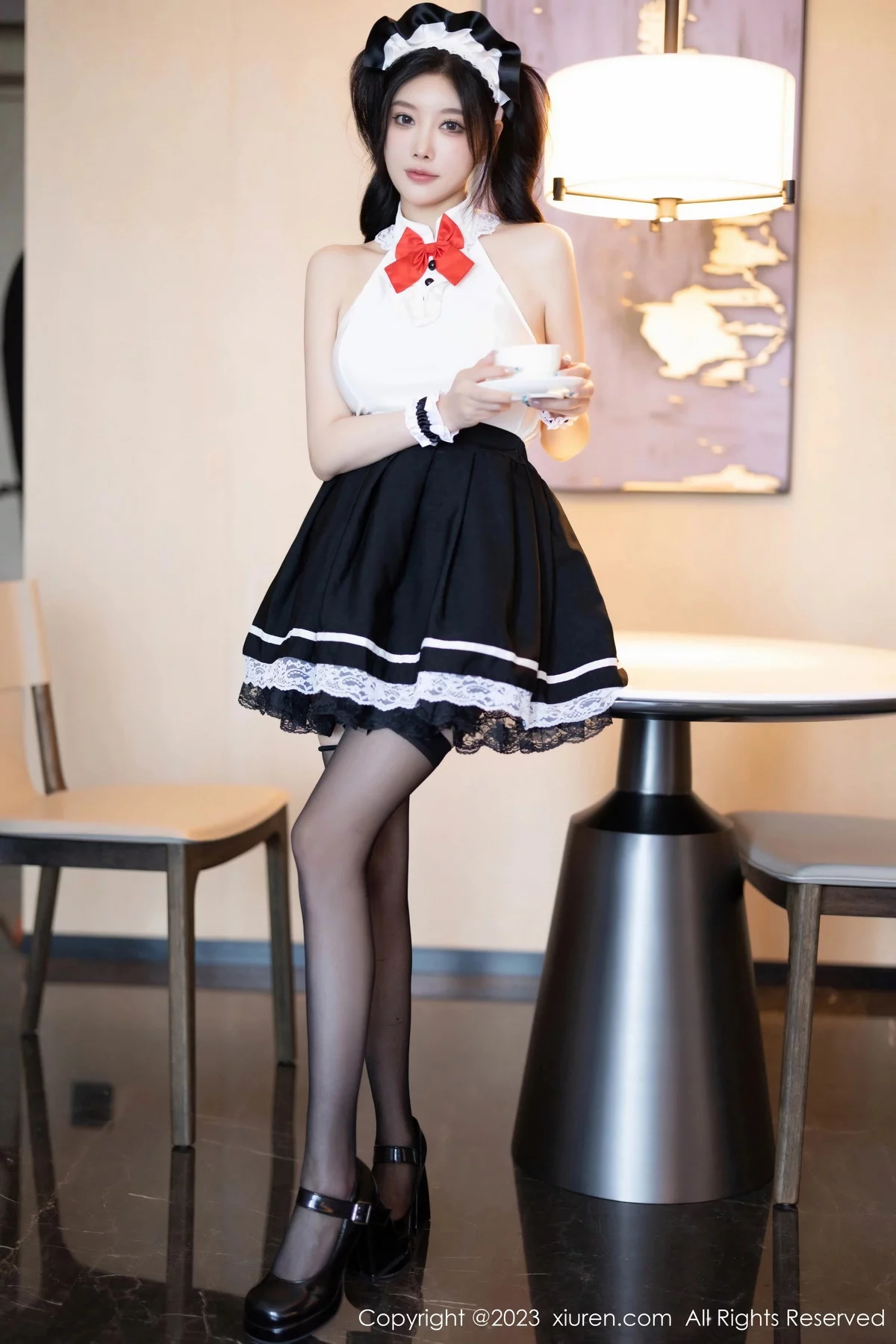 XiuRen第7590期_女神杨晨晨Yome性感白色蕾丝内衣配白丝袜秀丰满身材诱惑写真92P