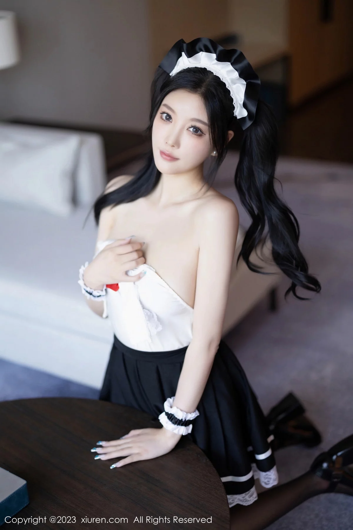 XiuRen第7590期_女神杨晨晨Yome性感白色蕾丝内衣配白丝袜秀丰满身材诱惑写真92P