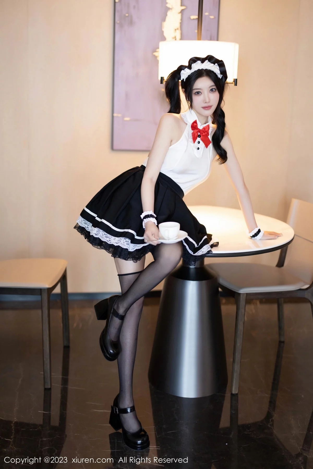 XiuRen第7590期_女神杨晨晨Yome性感白色蕾丝内衣配白丝袜秀丰满身材诱惑写真92P