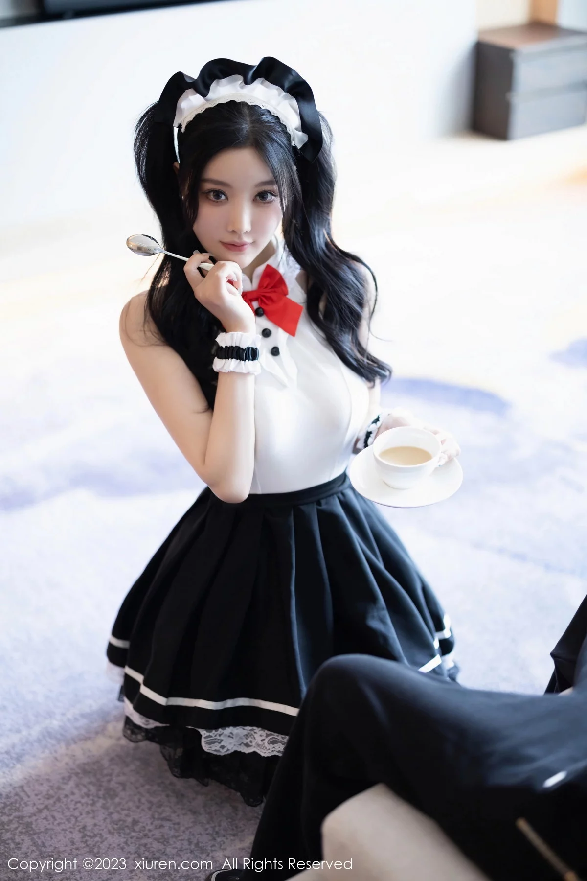 XiuRen第7590期_女神杨晨晨Yome性感白色蕾丝内衣配白丝袜秀丰满身材诱惑写真92P
