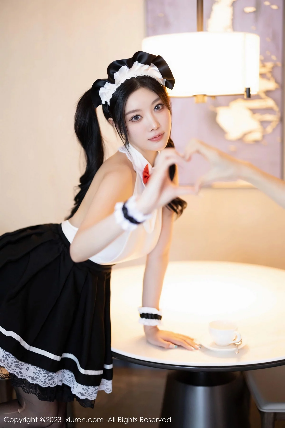 XiuRen第7590期_女神杨晨晨Yome性感白色蕾丝内衣配白丝袜秀丰满身材诱惑写真92P