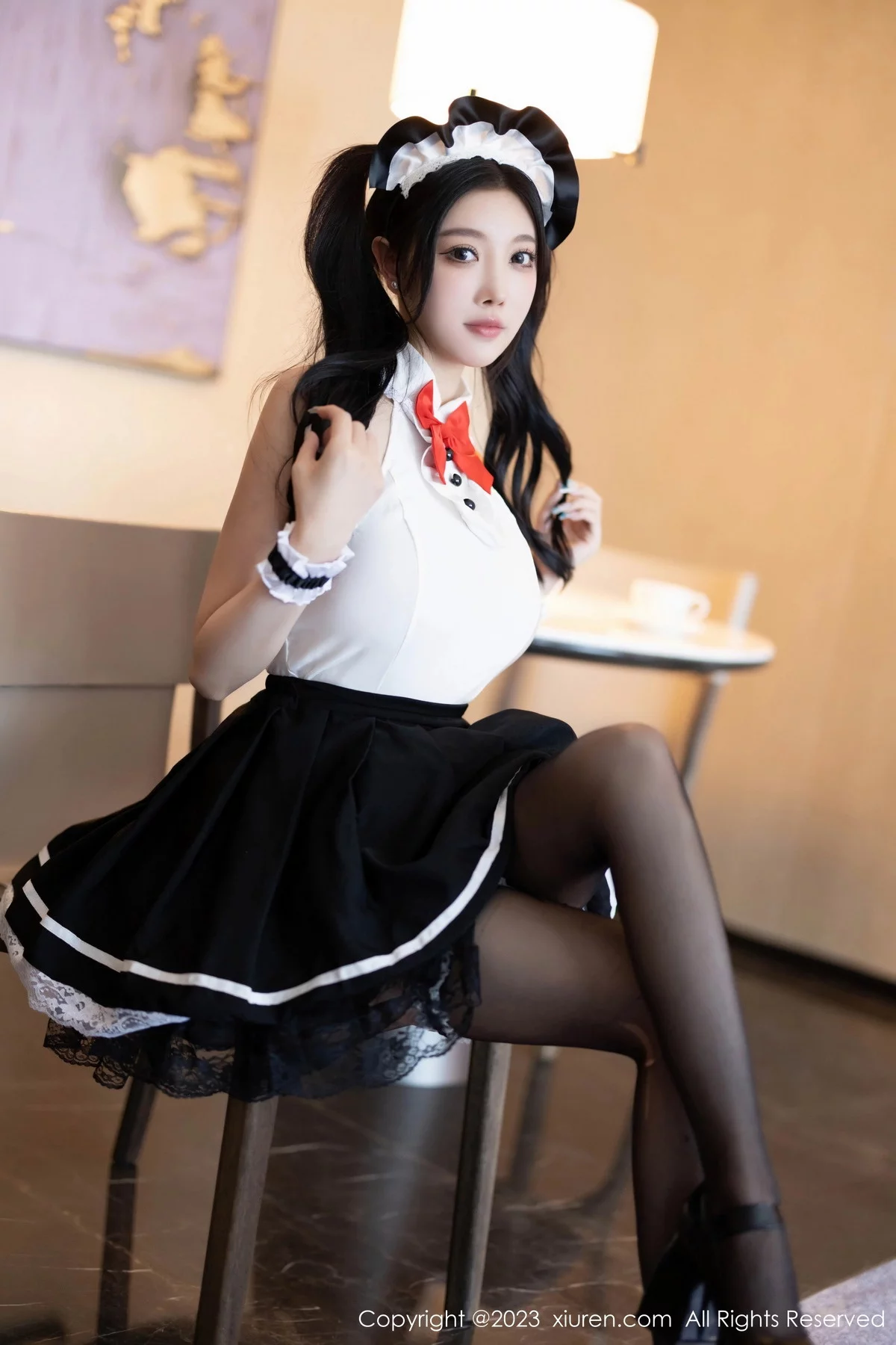 XiuRen第7590期_女神杨晨晨Yome性感白色蕾丝内衣配白丝袜秀丰满身材诱惑写真92P