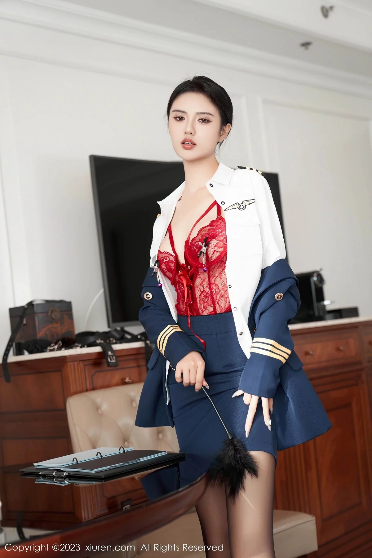 XiuRen第7737期_模特浅浅Danny秘书角色装扮脱Ol制服露红色蕾丝内衣诱惑写真76P