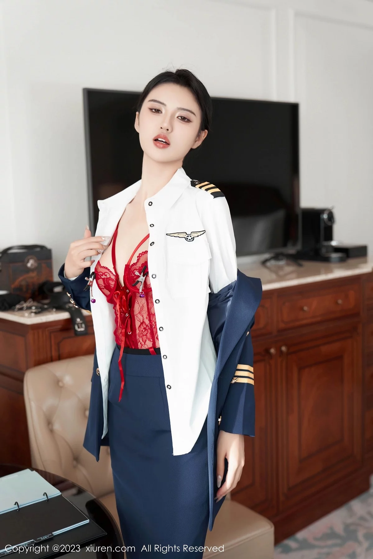 XiuRen第7737期_模特浅浅Danny秘书角色装扮脱Ol制服露红色蕾丝内衣诱惑写真76P