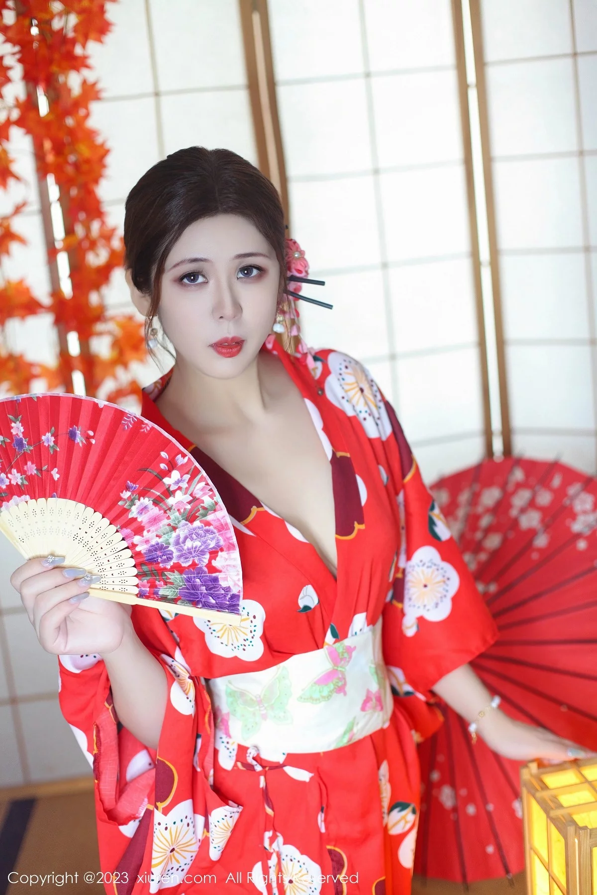 XiuRen第7736期_模特月野兔美妞性感红色和服配蕾丝肉丝袜秀曼妙身姿诱惑写真54P